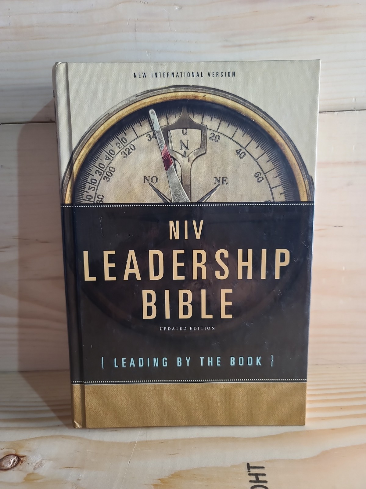 NIV Leadership Bible Updated Edition Leading By The Book Hardcover Zondervan