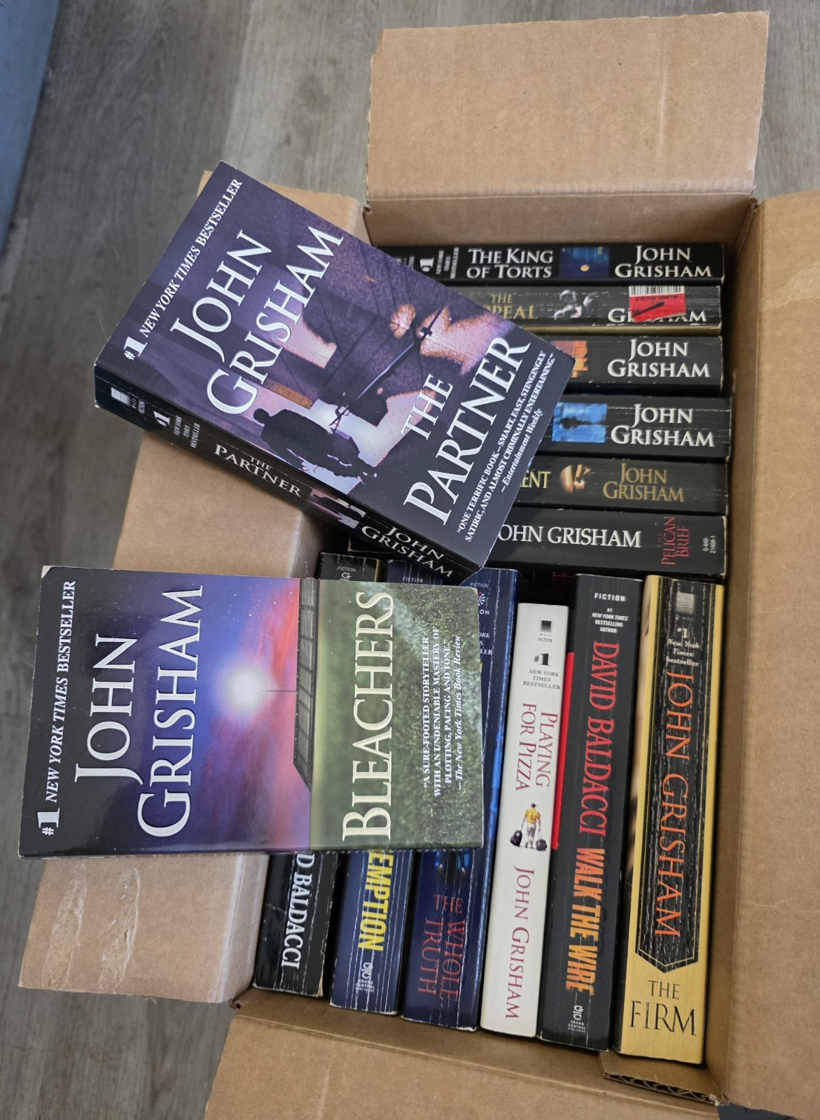 Mixed Authors Lot Of 25 Mass Market Paperbacks Mystery Thriller Crime Novels