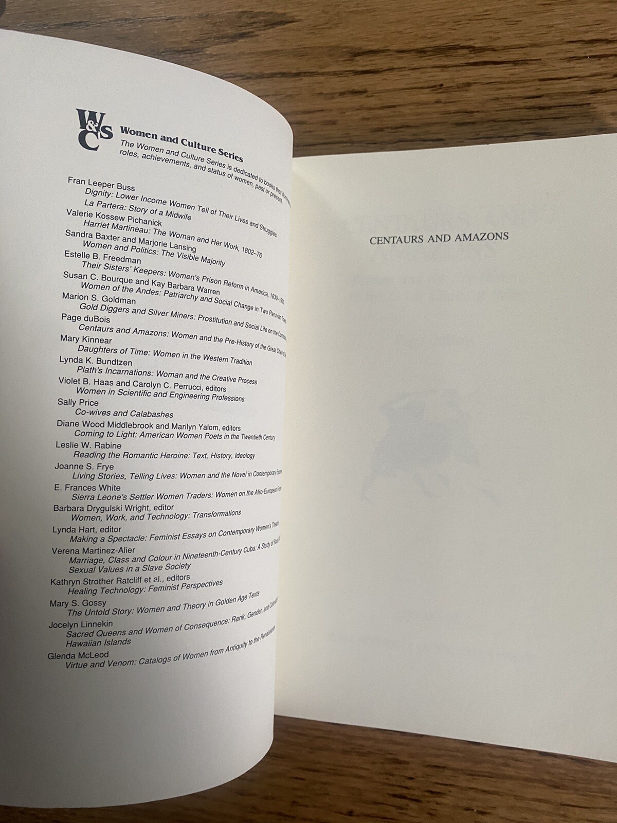 Centaurs and Amazons Women and the Pre-History Great Chain of Being/ duBois
