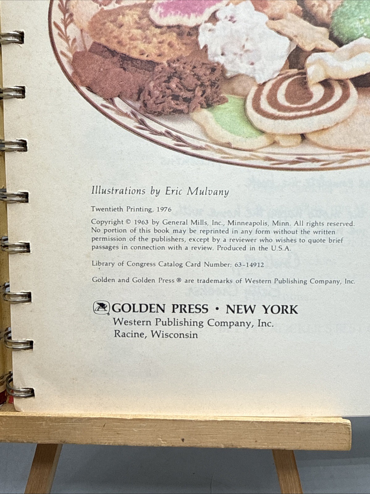Betty Crocker Cooky Book, Ring/Wire Bound, 1971, Baking, Vintage, Golden Press