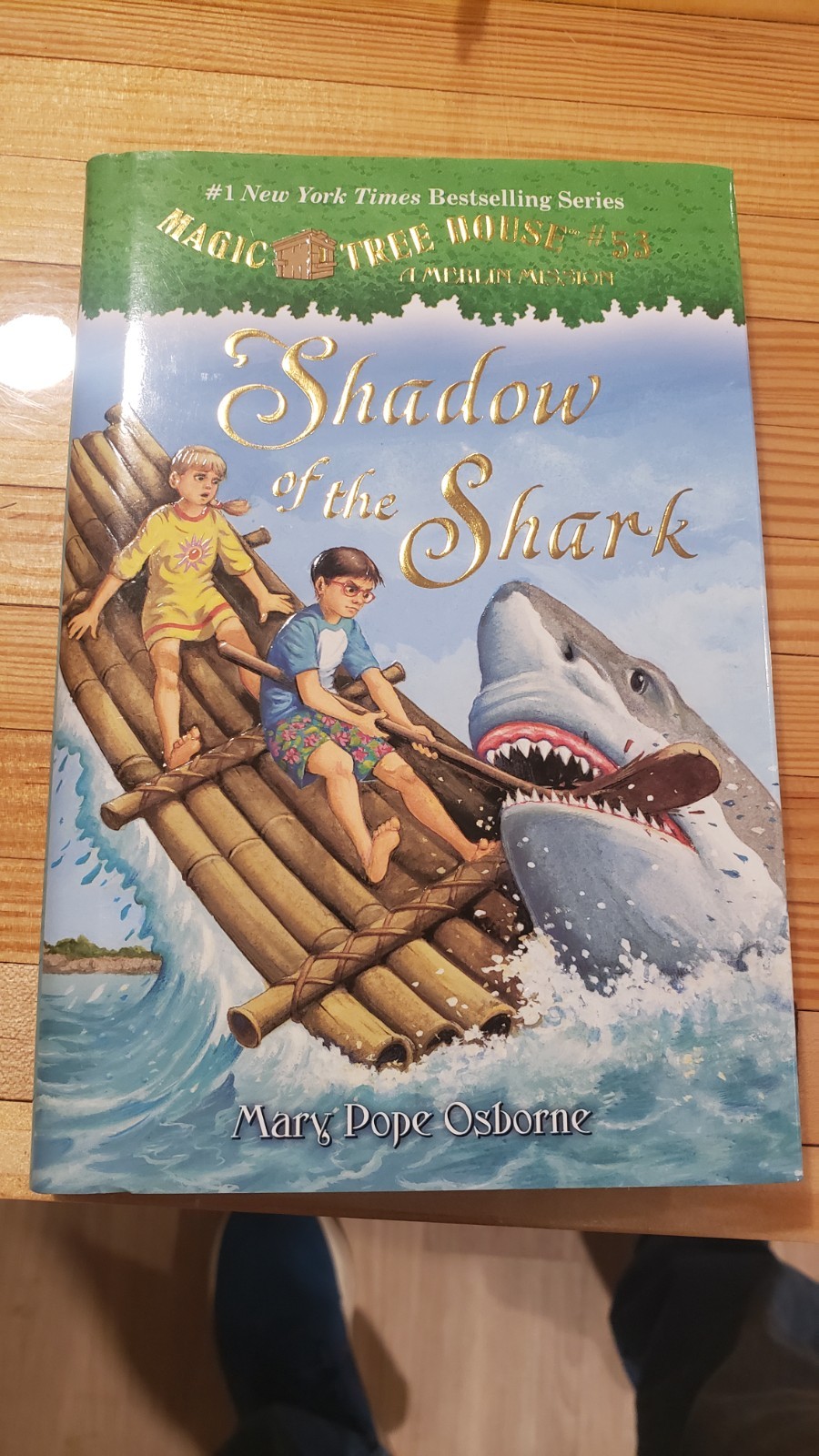 Shadow of the Shark (Magic Tree House Merlin Mission) by Osborne, Mary Pope