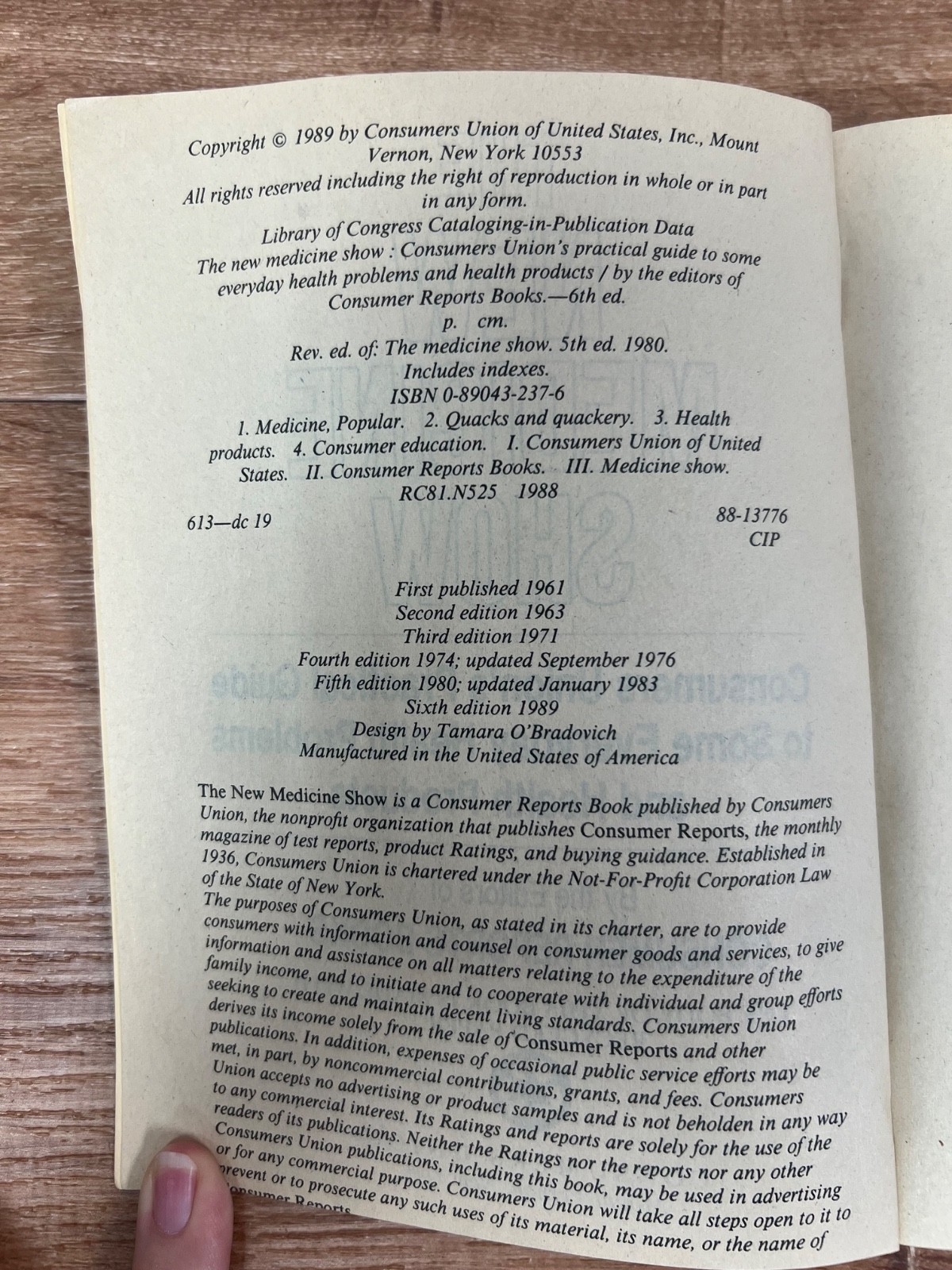 The New Medicine Show by Consumer Reports Books Editors 1989 Paperback