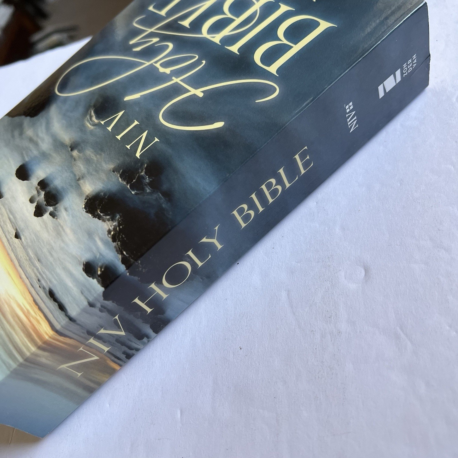 New International Version NIV Holy Bible Larger Print Paperback Book Zondervan