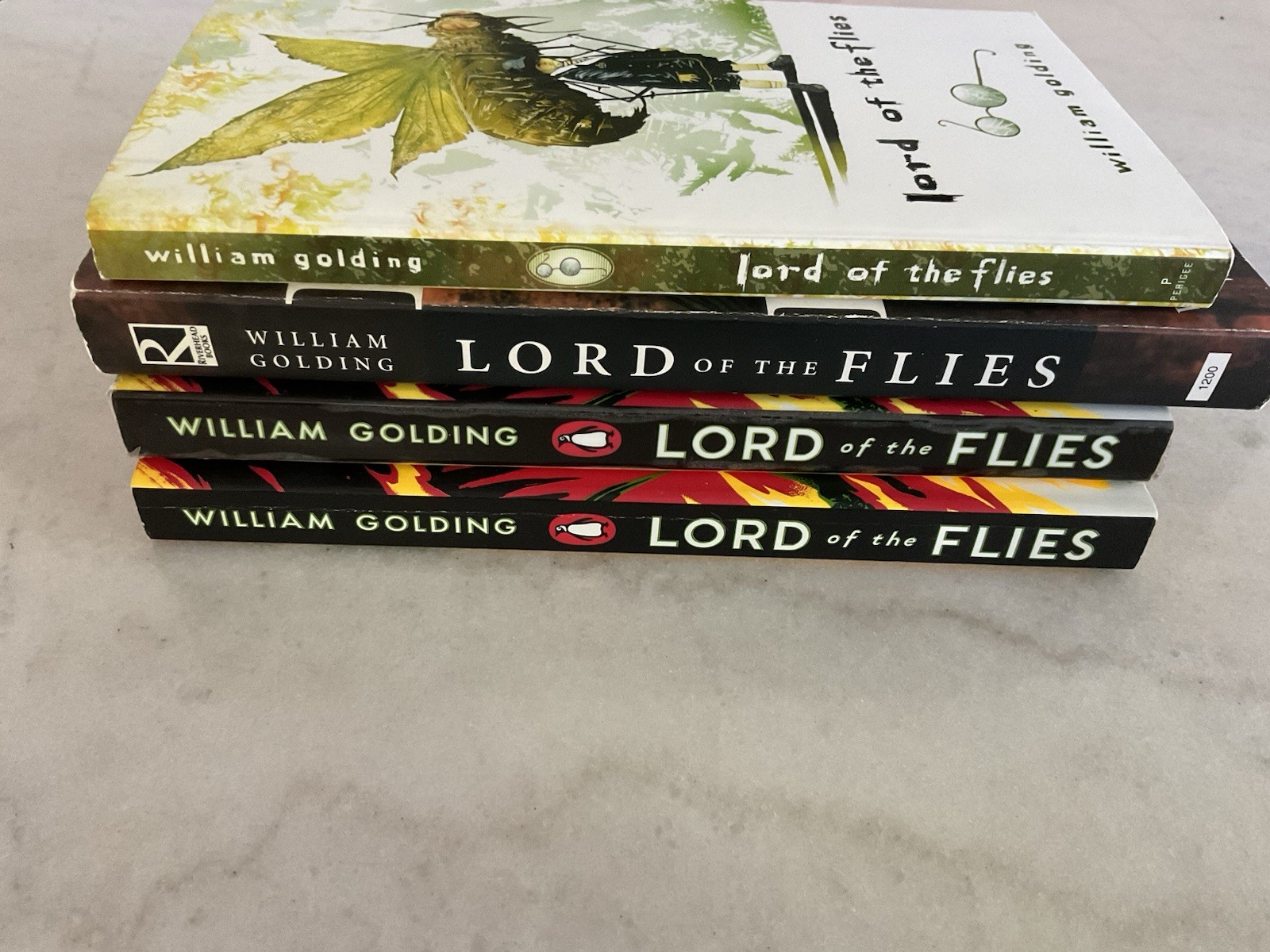 WILLIAM GOLDING 4 Great COPIES of Lord of the Flies SOFTCOVERS