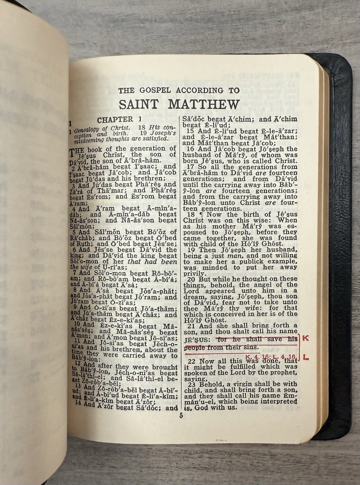 Christian Worker’s 1924 New Testament GENUINE LEATHER Pocket Bible (1945)