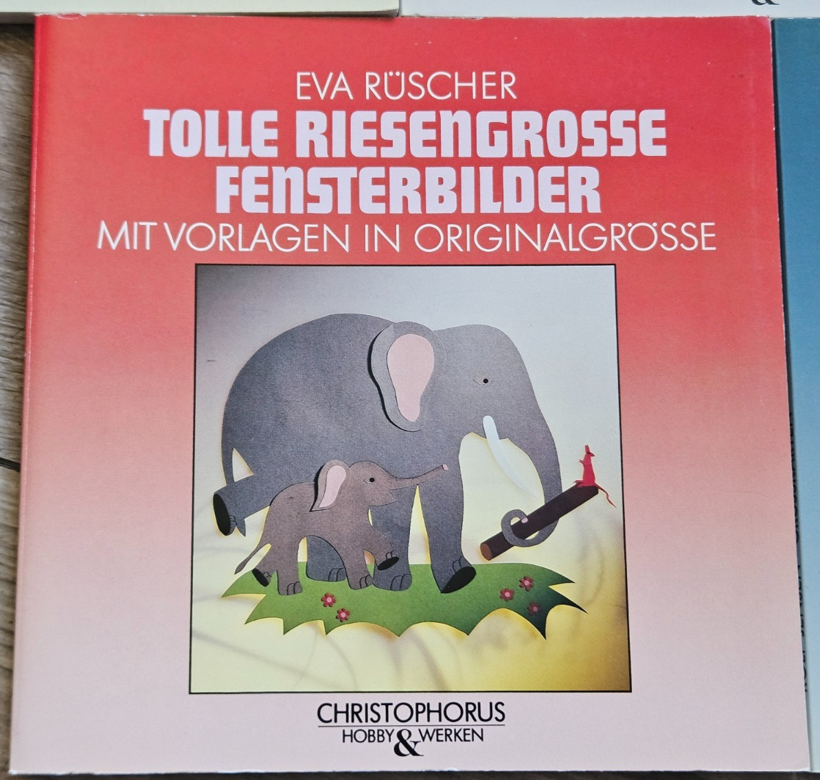 5 ’91-’93 Hobby & Werken Crafts Books w/ Patterns. Written in German Language.