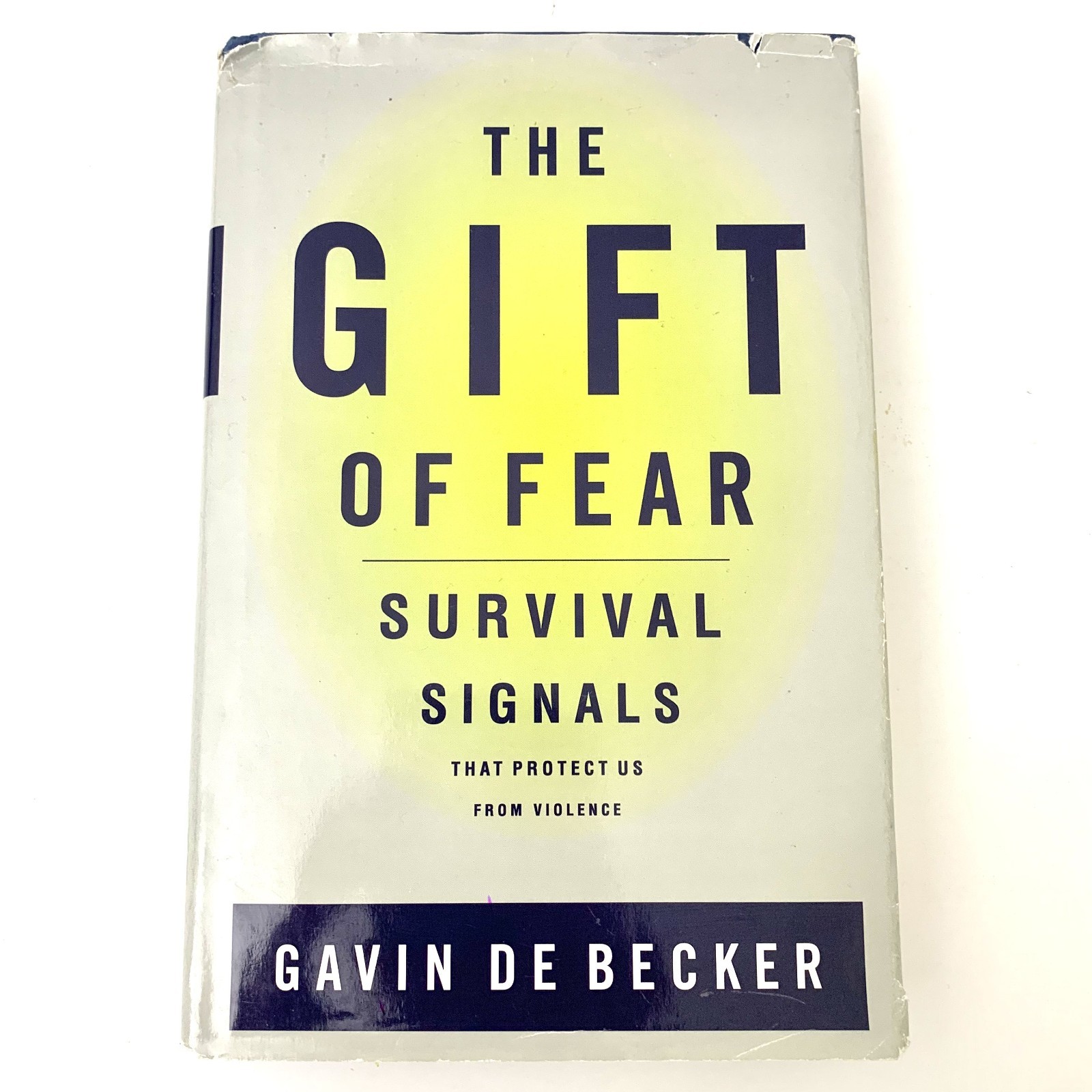 Gift of Fear Survival Signals Gavin De Becker Safety Crime Psychology HC Book