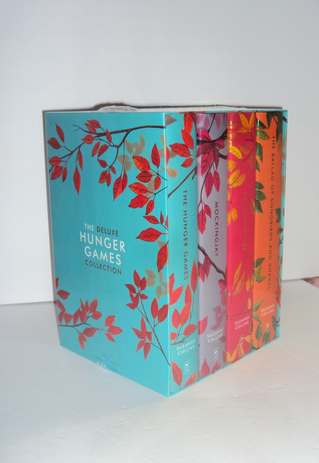 The Hunger Games Deluxe Collection – UK 4-Book Set by Suzanne Collins