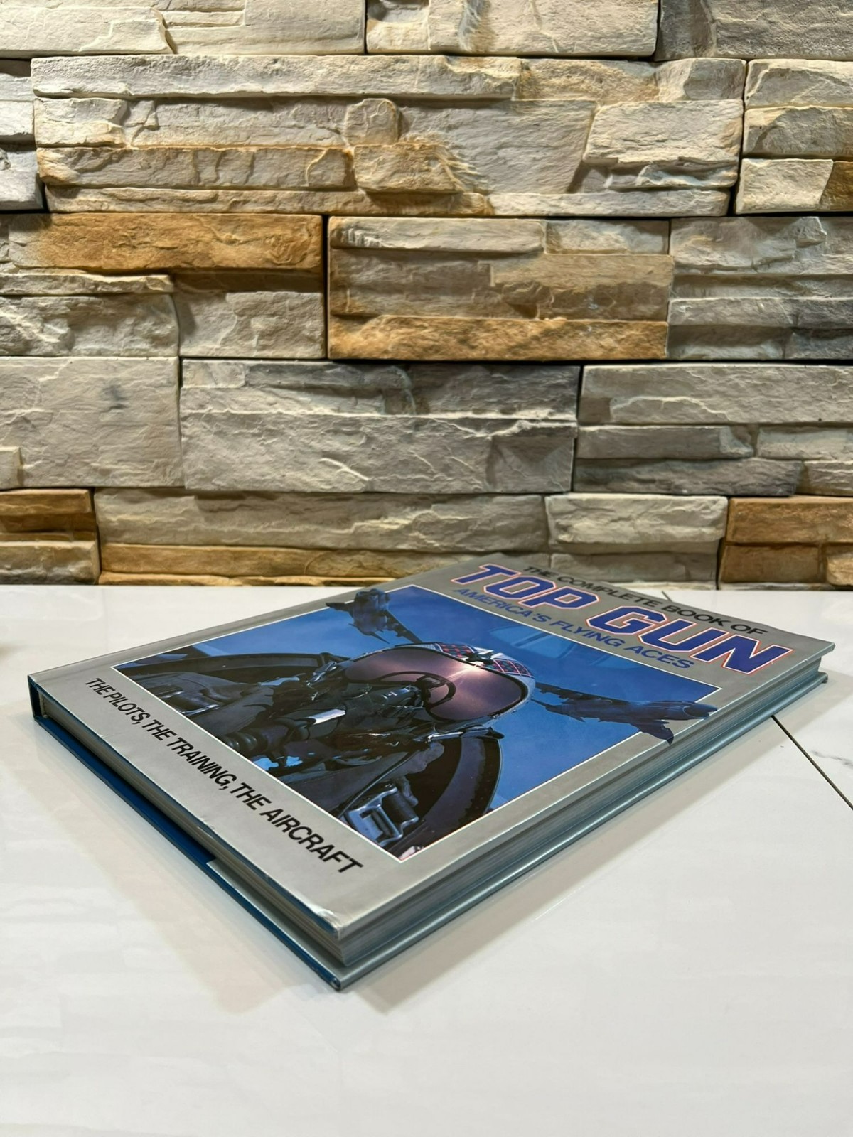 The Complete Book of Top Gun by Andy Lightbody and Joe Poyer 1990 HCDJ