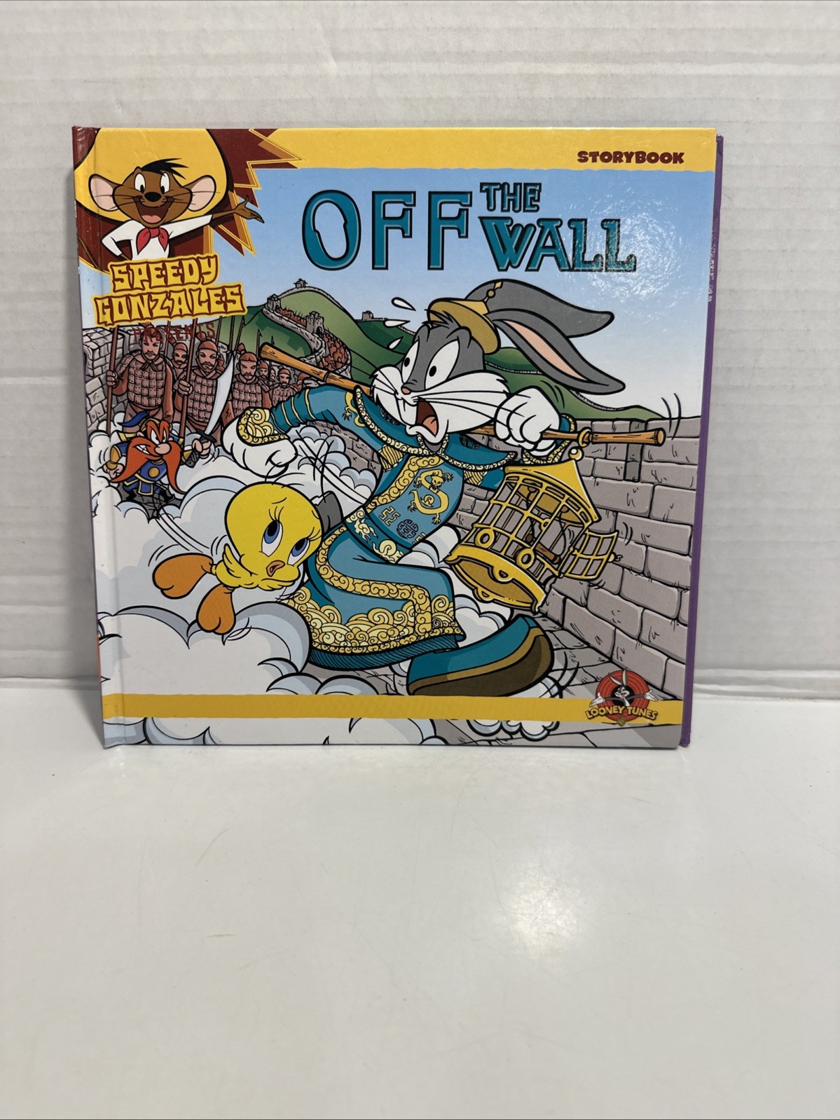 2010 Looney Tunes Storybook Off the Wall Bugs Bunny & Tweety, HC BOOK