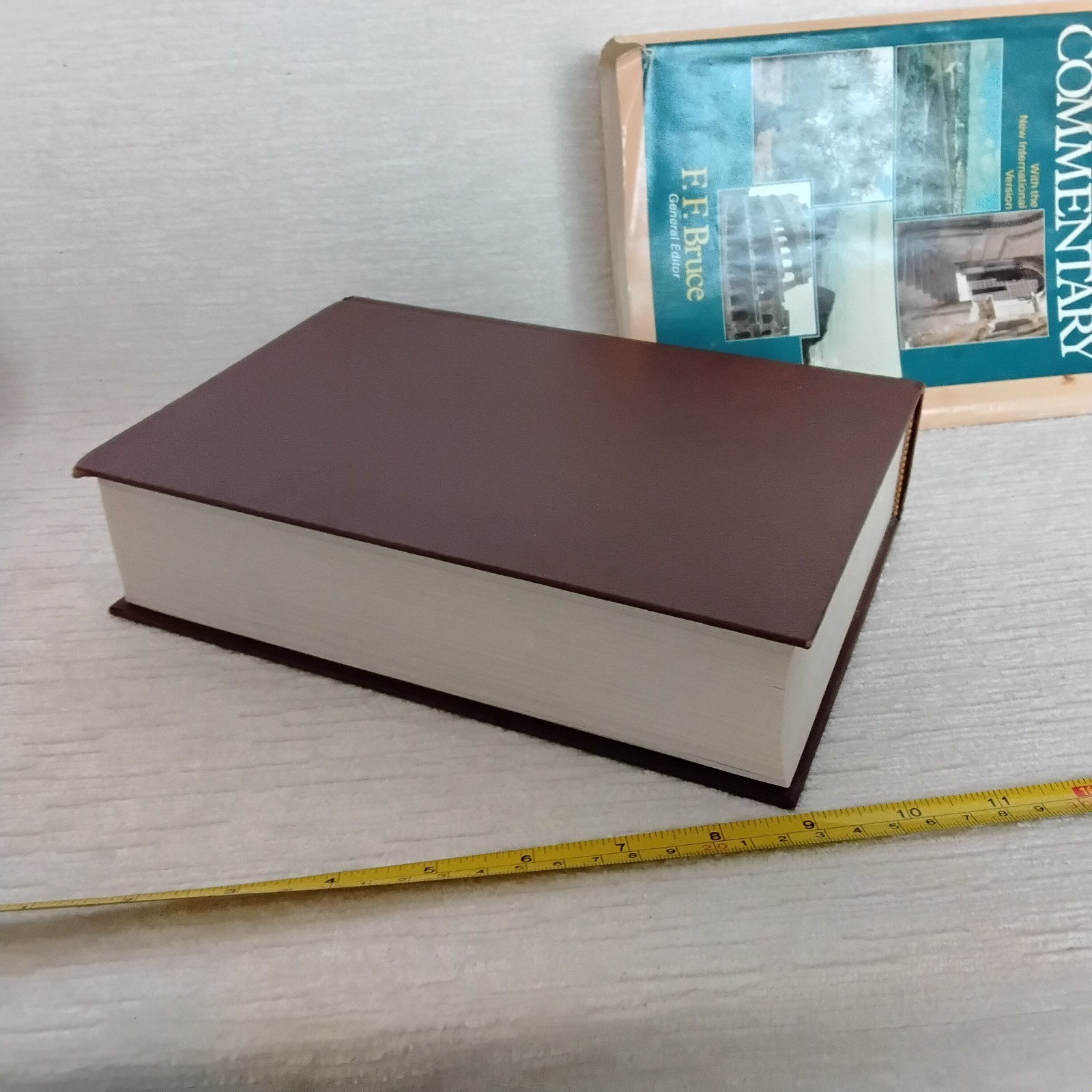 International Bible Commentary by F.F. Bruce 1986 Zondervan Guideposts Used