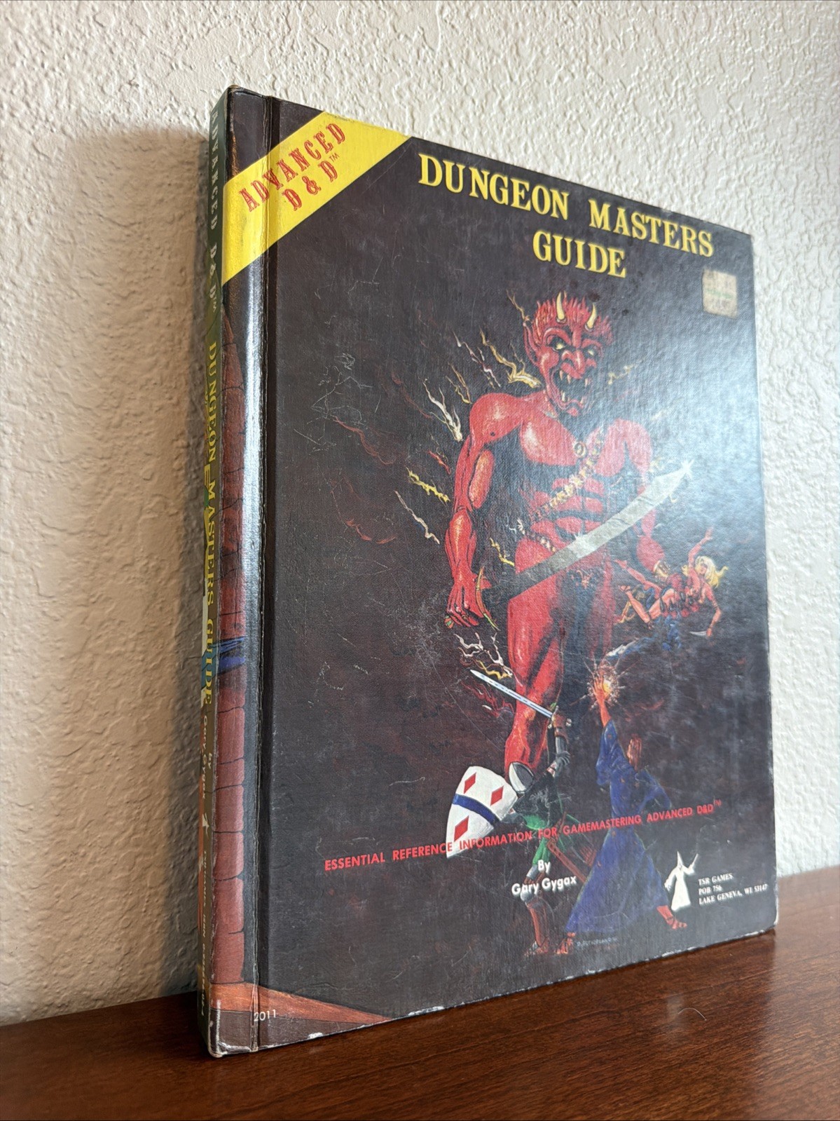 AD&D Dungeon Master’s Guide, 1st Ed, 6th “Gamma” Printing w/ Wizard Logo