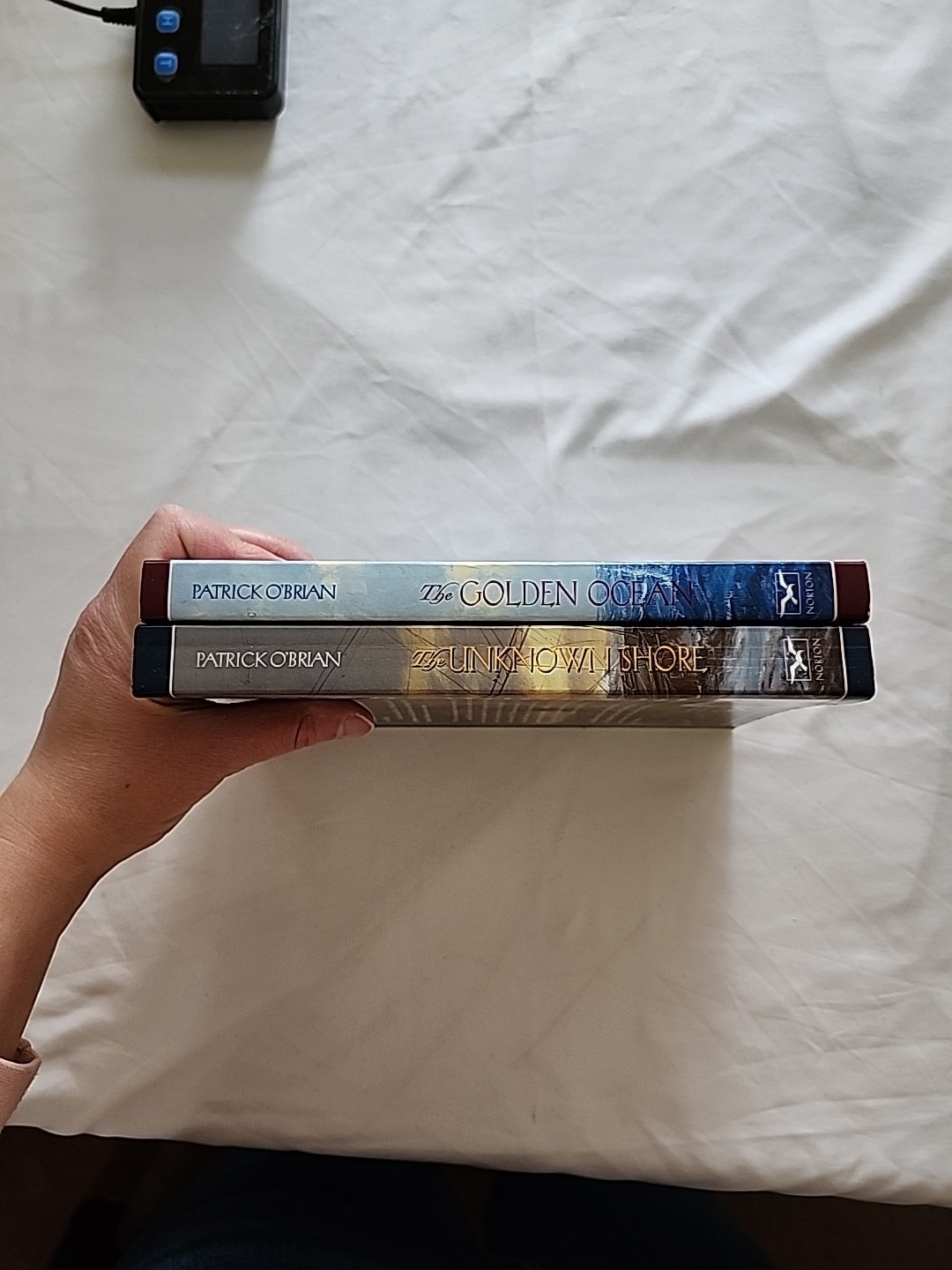 LOT 2 TRADE PB STANDALONE NOVELS – PATRICK O’BRIAN: GOLDEN OCEAN; UNKNOWN SHORE