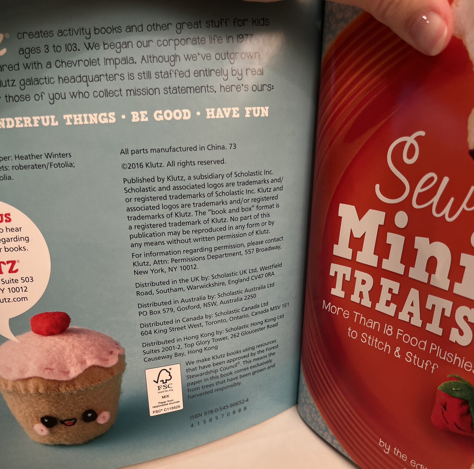 Sew Mini Treats by Editors Of Klutz (English) Book ONLY