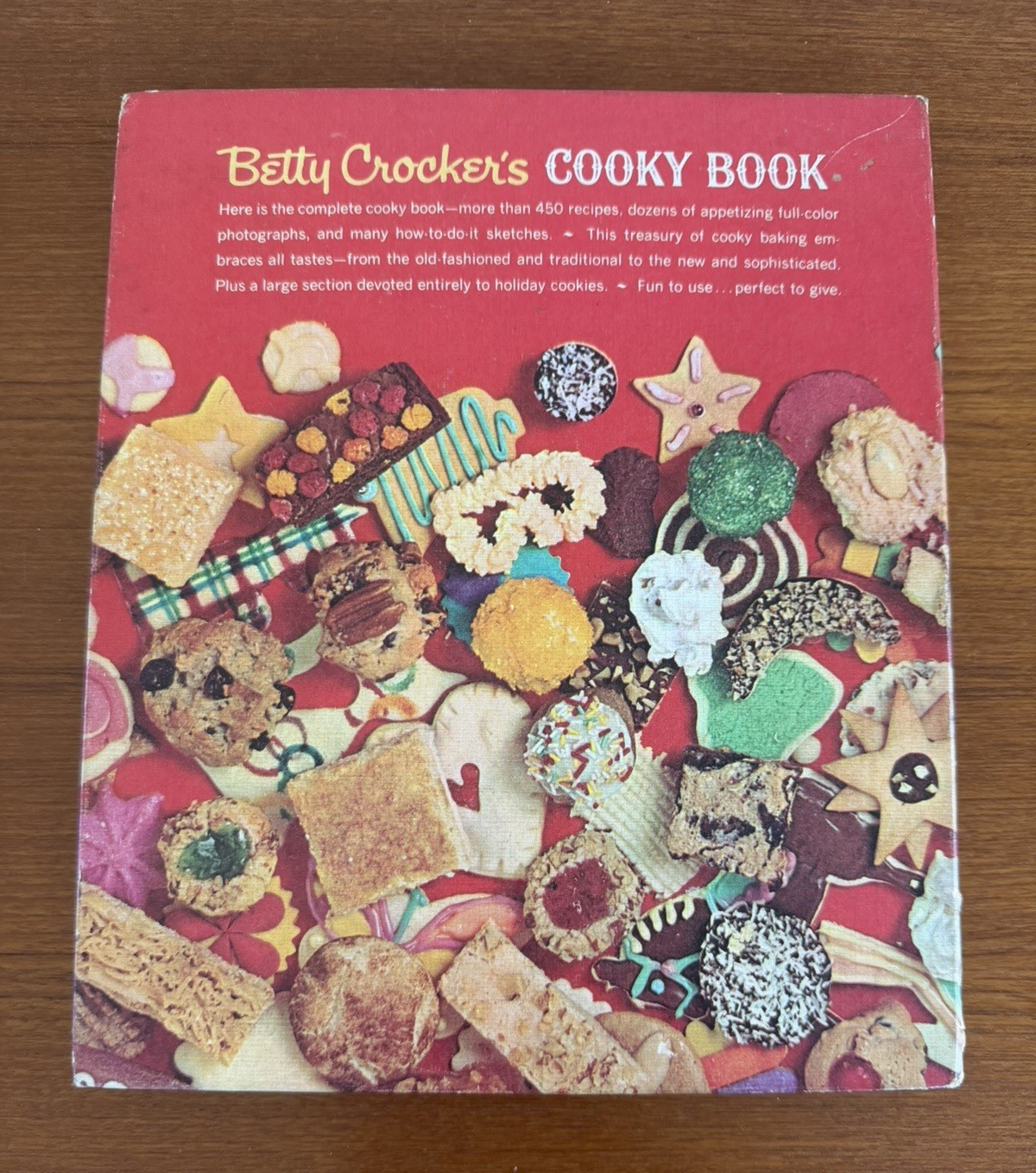 Vintage Cookbook Betty Crocker’s 1963 Cooky Book with Recipe Clippings Notes