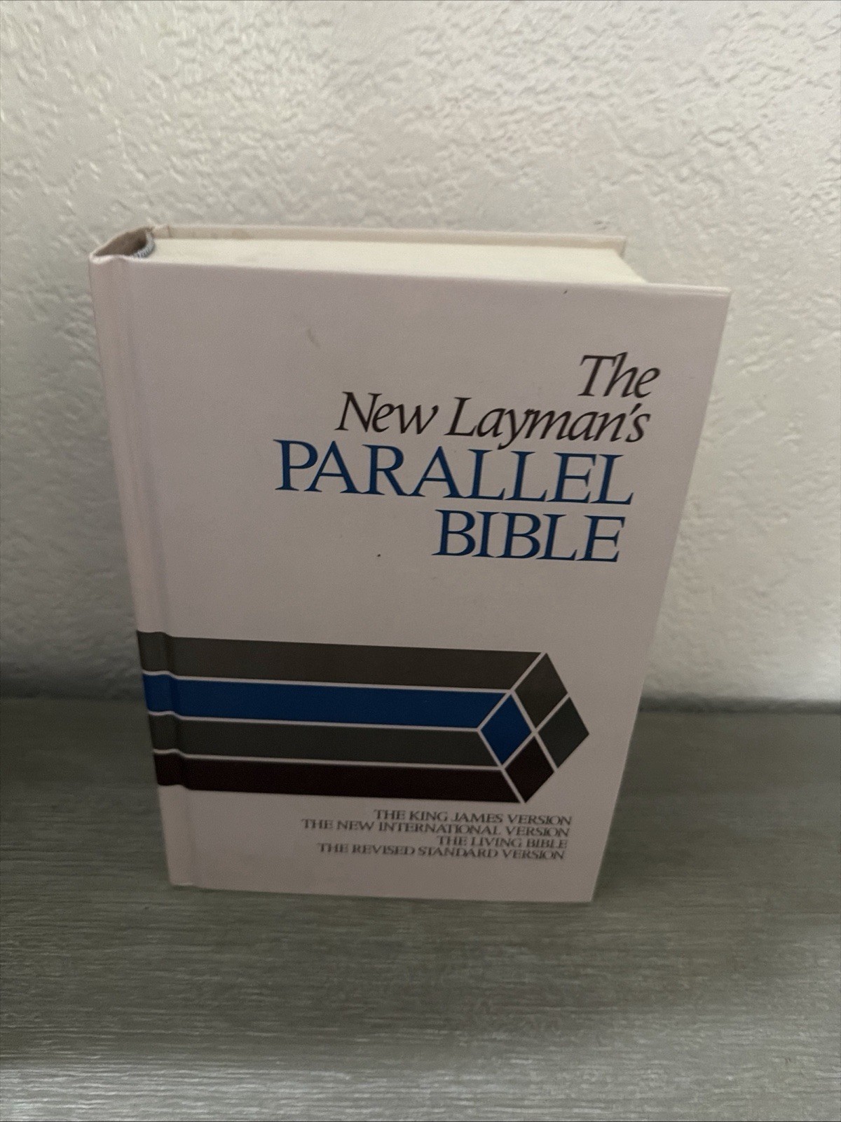 The New Layman’s Parallel Bible: King James Version, New International Versi…