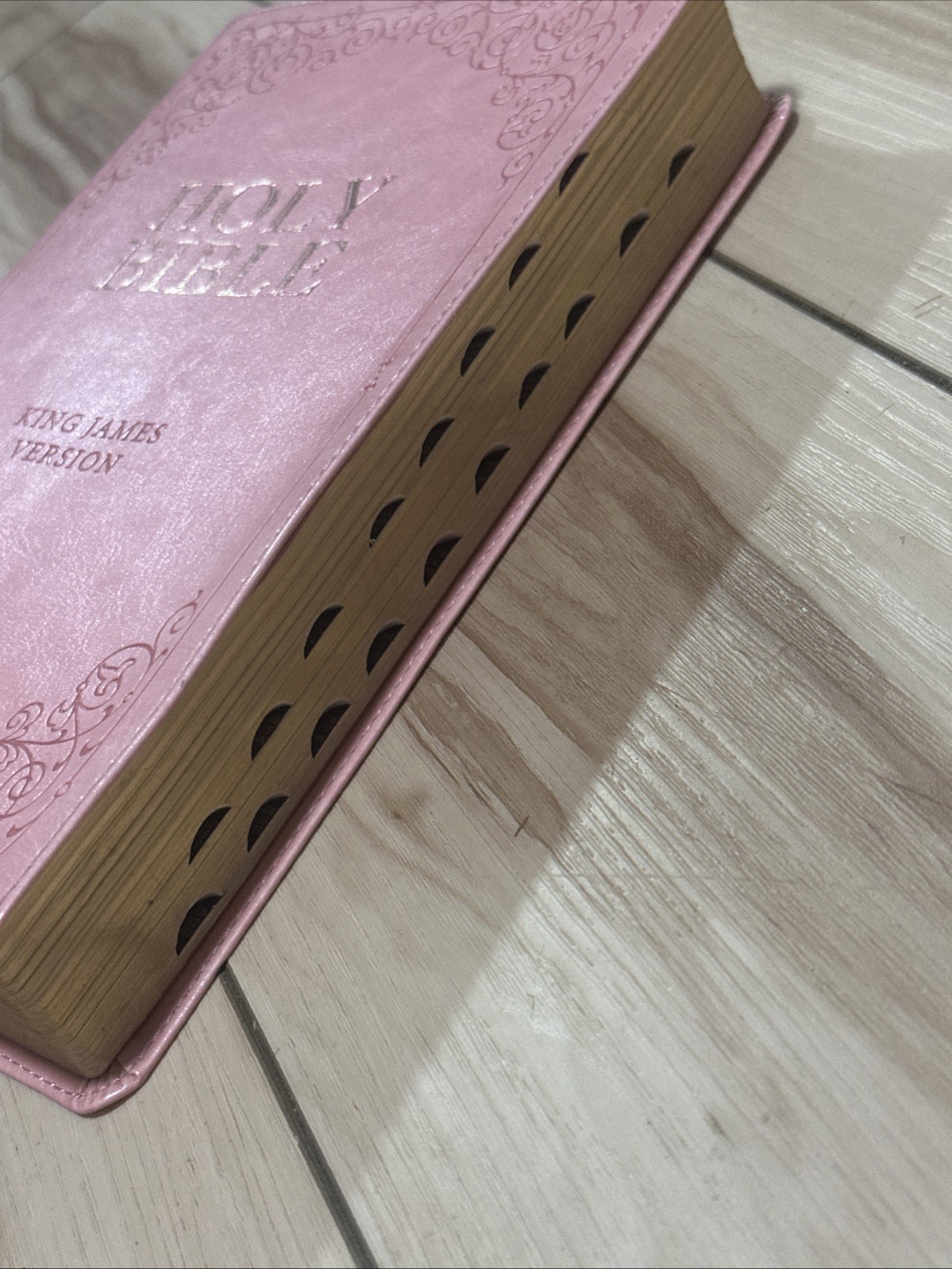 Pink Imitation Leather King James Bible Giant Print Thumb Tabs