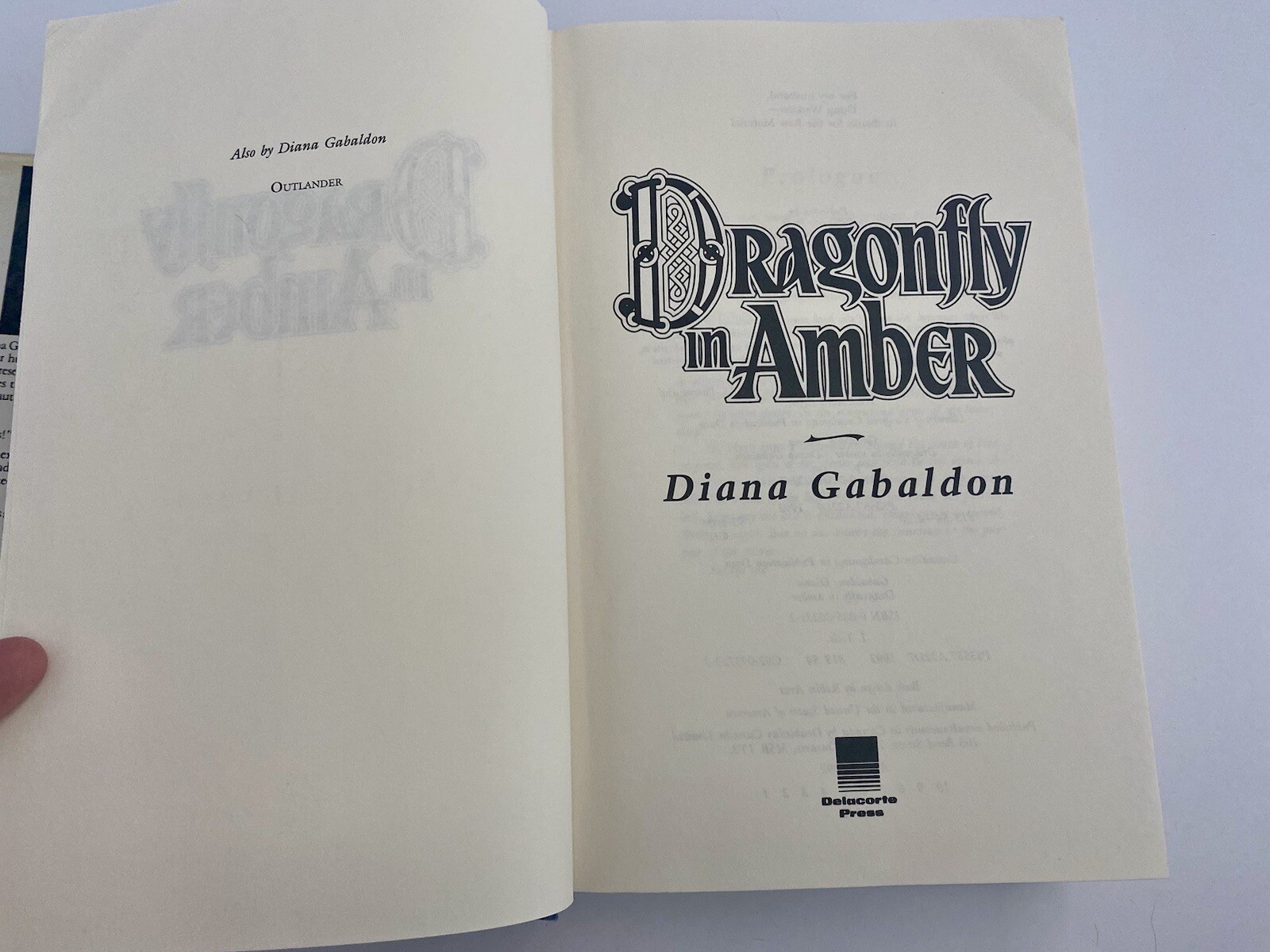 Diana Gabaldon Dragonfly In Amber Hardcover Book 1st Edition First Printing