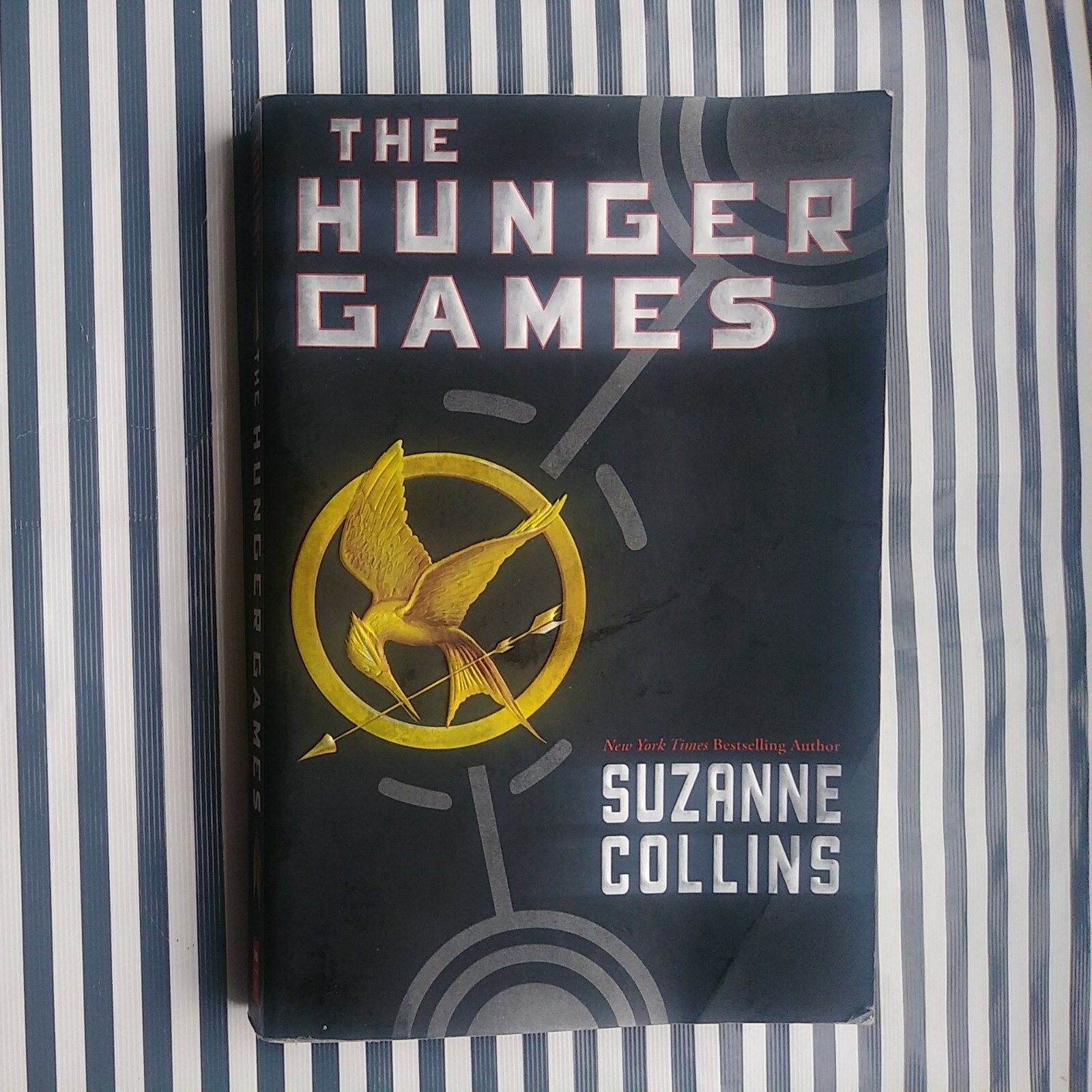 The Hunger Games Suzanne Collins Paperback