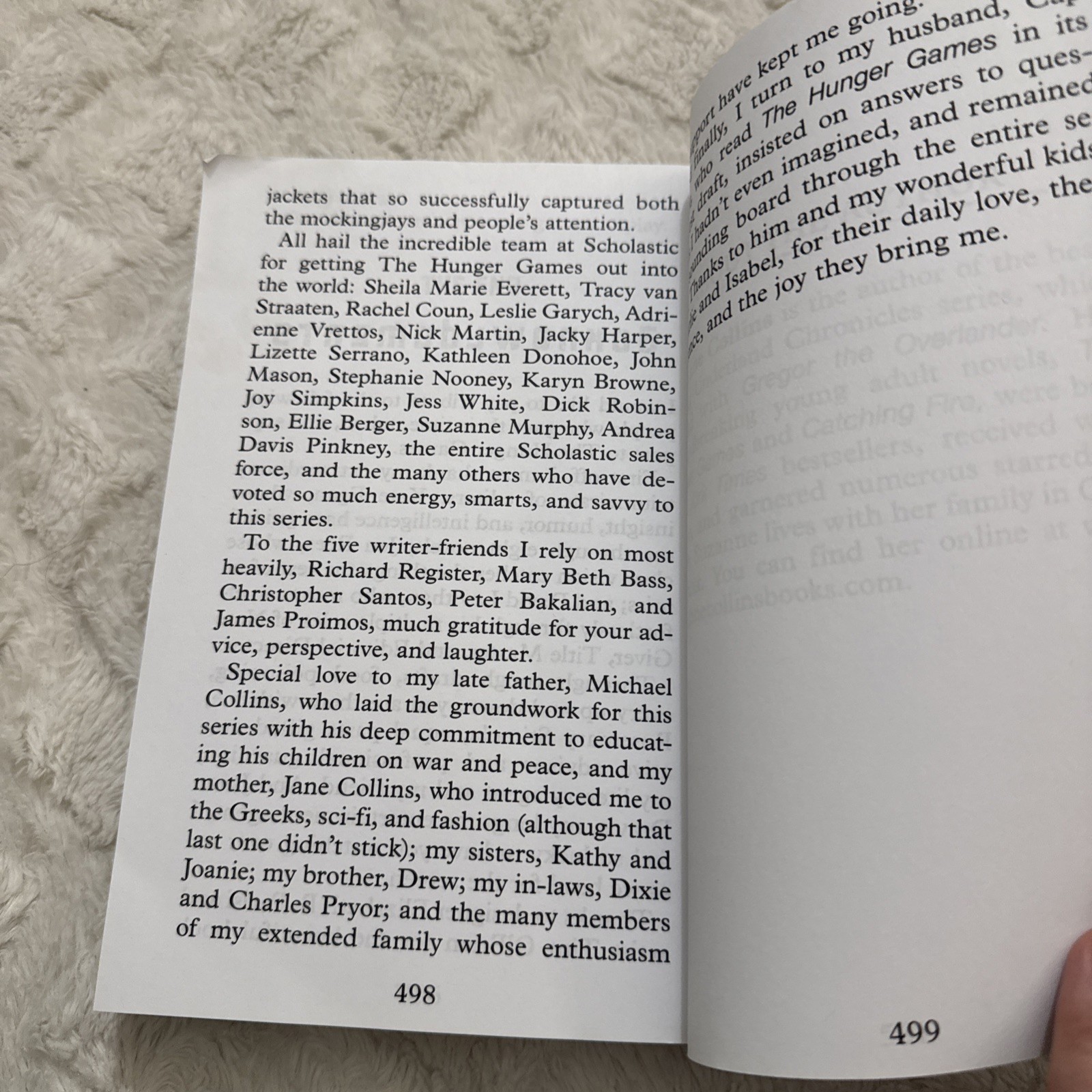 Mockingjay (The Hunger Games) – Paperback By Suzanne Collins – VERY GOOD