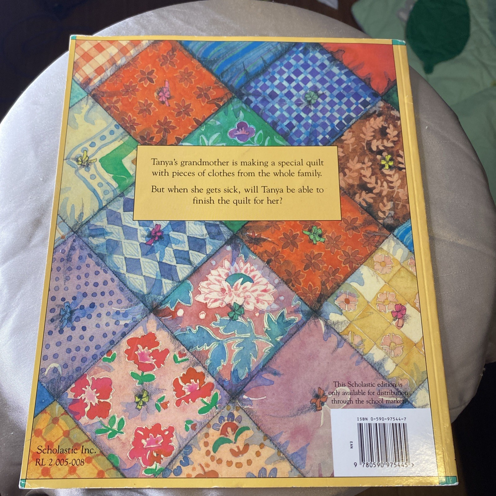 The Patchwork Quilt by Valerie Flournoy (Paperback)