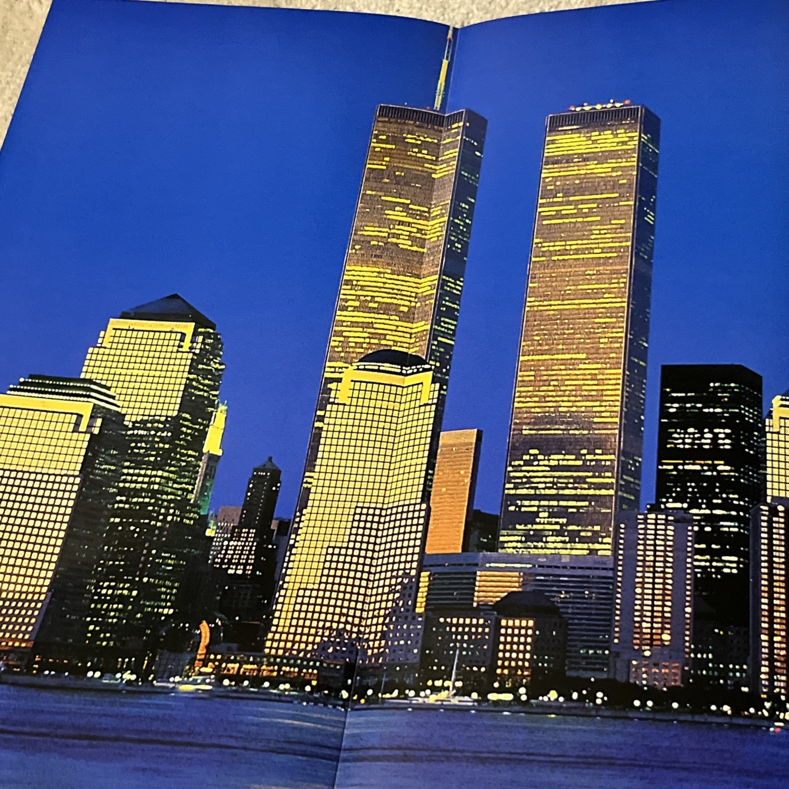 World Trade Center Oversized ( Tall ) HC Book Photos 9/11 Foldout Pages EXC Cond