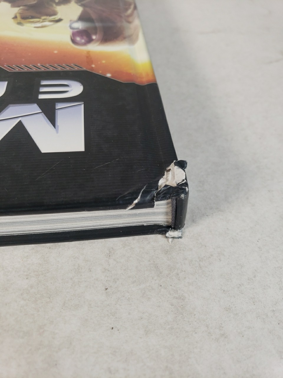 The Art of The Mass Effect Universe – Hardcover By Casey Hudson – First Edition