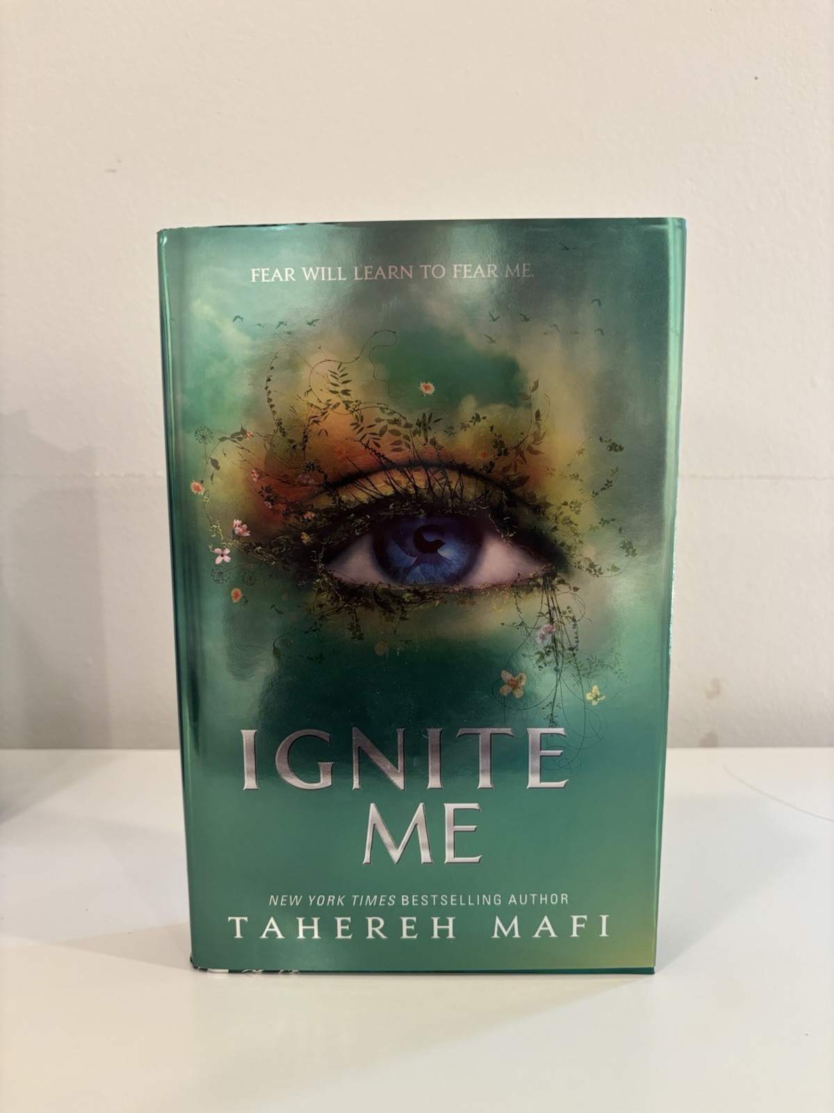 Shatter Me by Tahereh Madi Fairyloot Signed Special Edition