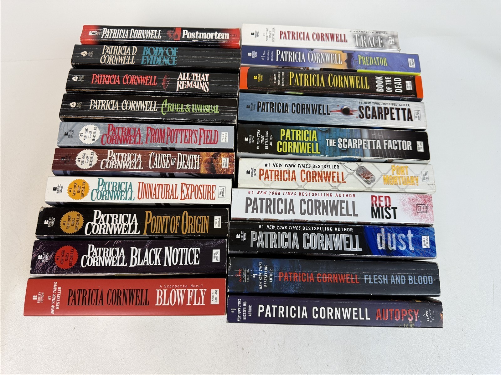 Patricia Cornwell Lot 20 Kay Scarpetta Mystery Paperbacks Postmortem / Autopsy