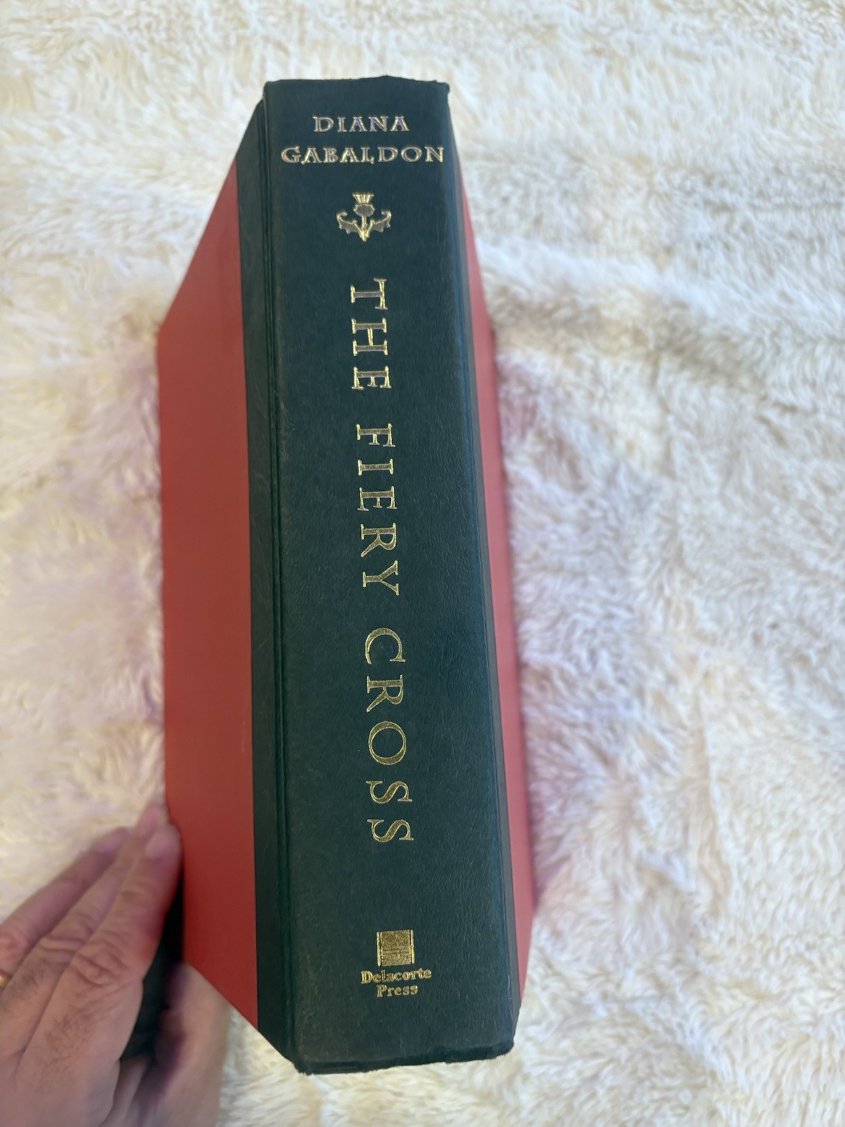the fiery cross diana gabaldon hardcover Delacorte Press 2001