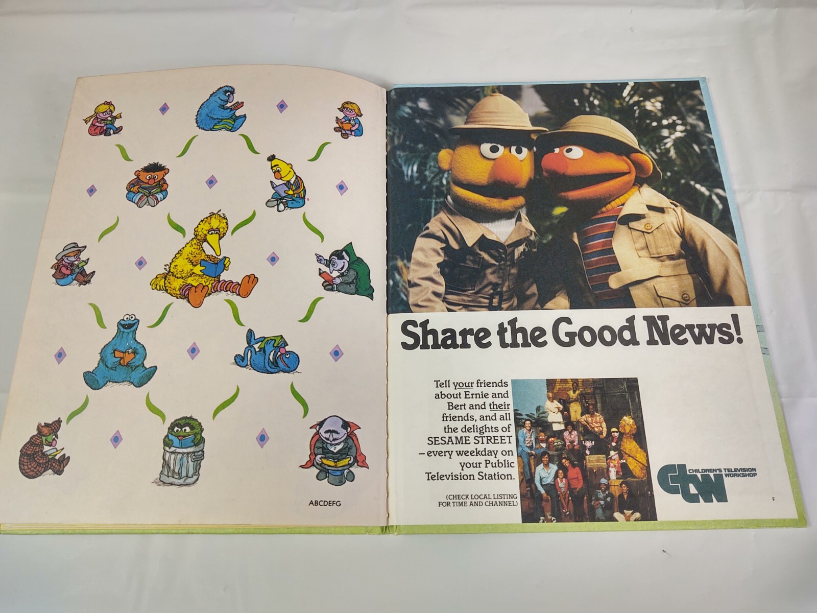 Vtg 1980 Down On The Farm With Grover Book Sesame Street Book Club Golden CTW