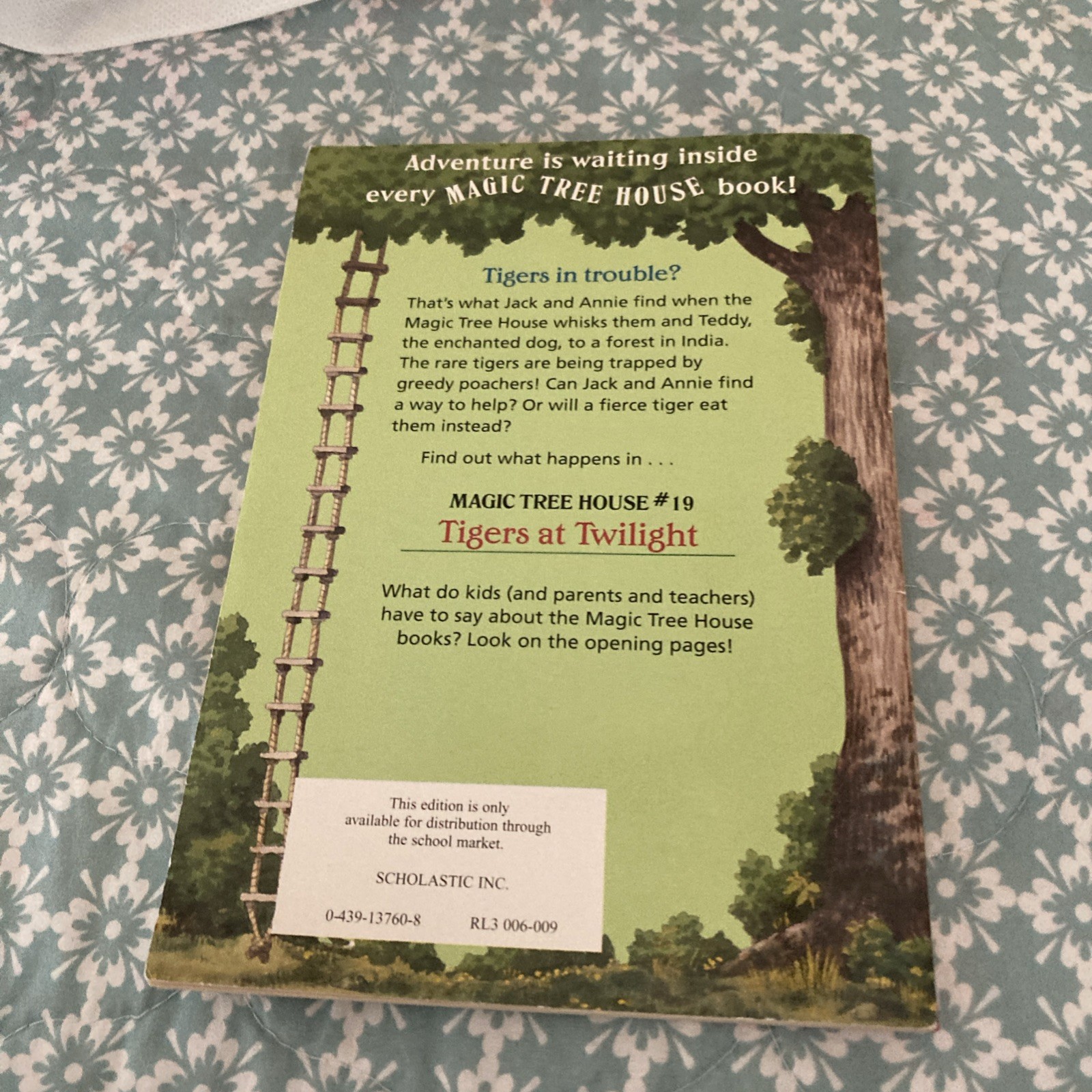 Tigers at Twilight (Magic Tree House Series #19) by Mary Pope Osborne