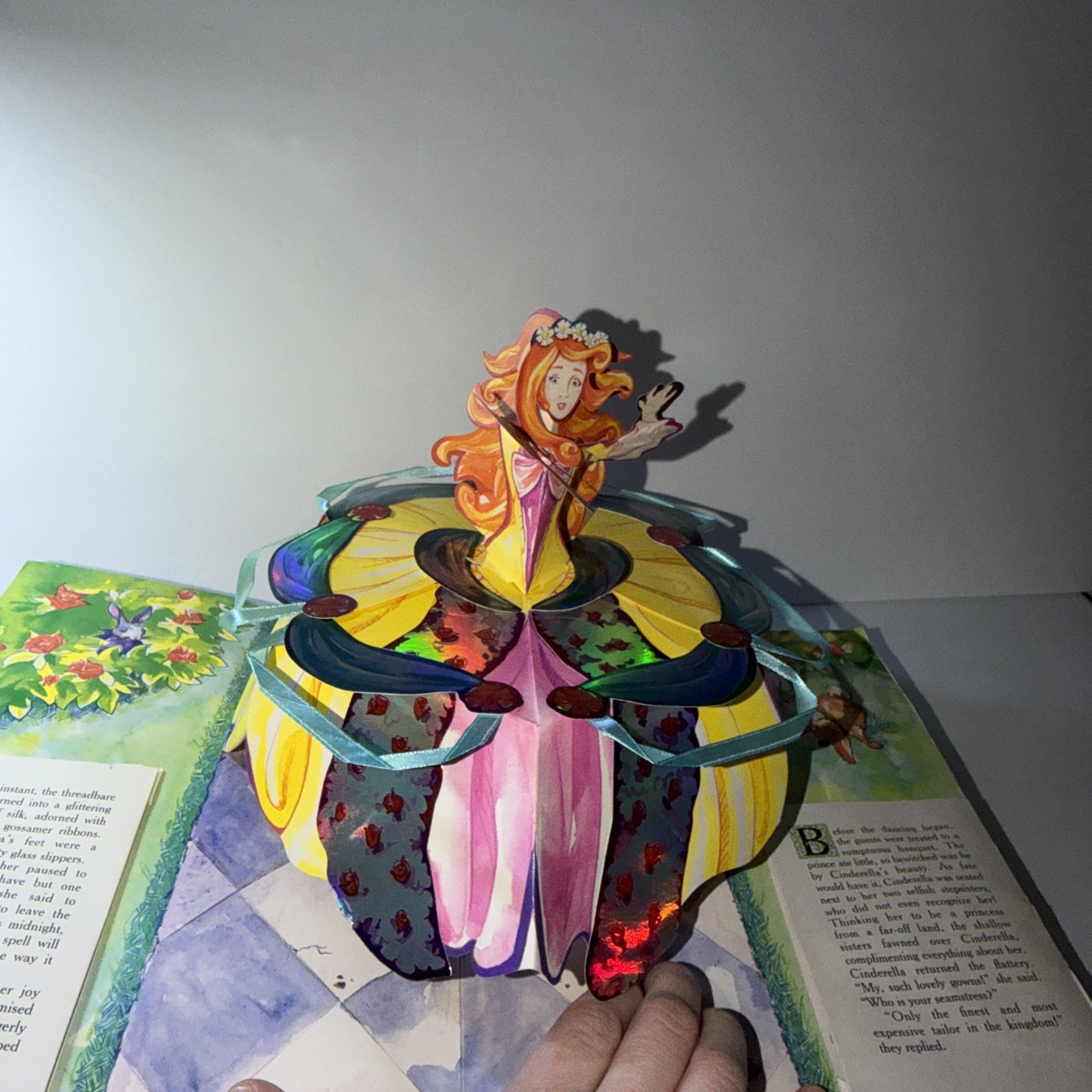 CINDERELLA POP-UP FAIRY TALE HARDCOVER BOOK 2005 by Matthew Reinhart