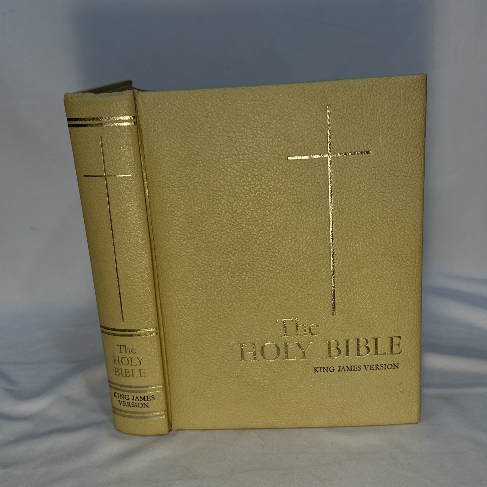The Holy Bible KJV Family Bible 1965 – Good Council Publishing 11×8 1/2”x2