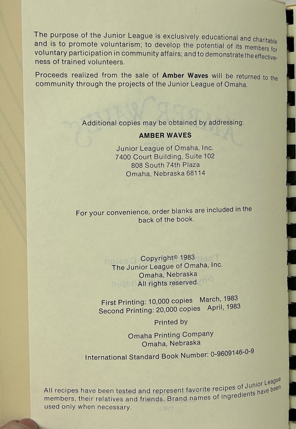 Cookbook Amber Waves Nebraska Junior League of Omaha 332 pages recipes 1983 VTG