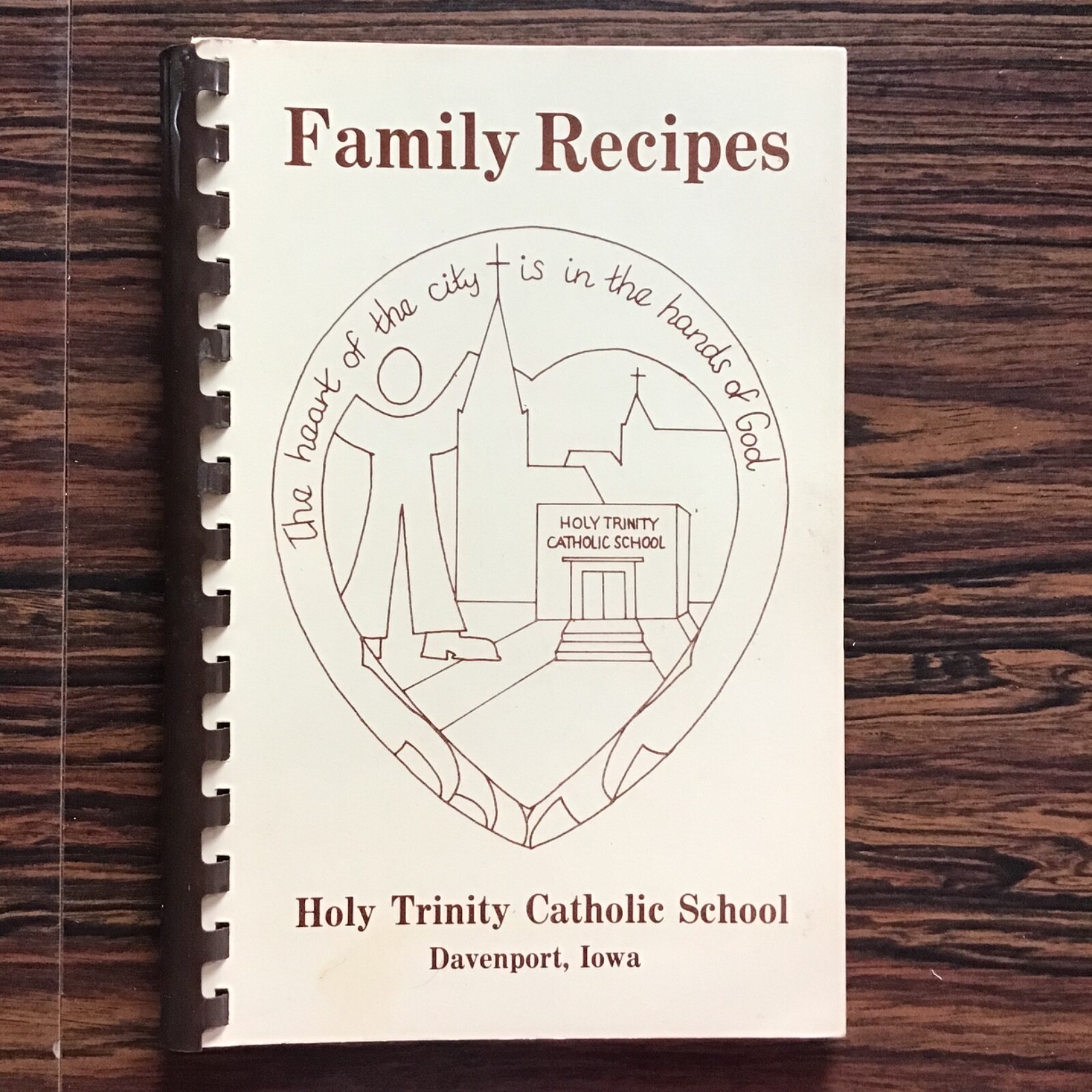 Davenport Iowa Holy Trinity Catholic School Vtg 1985 Cookbook. SEE INDEX PHOTOS