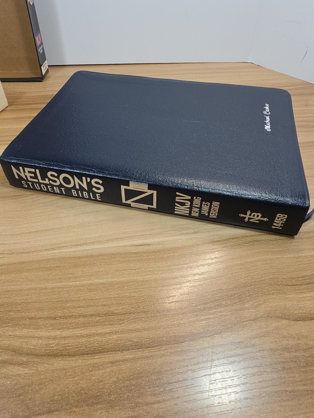 NELSON’S STUDENT BIBLE NEW KING JAMES VERSION By Larry Richards & Sue Richards