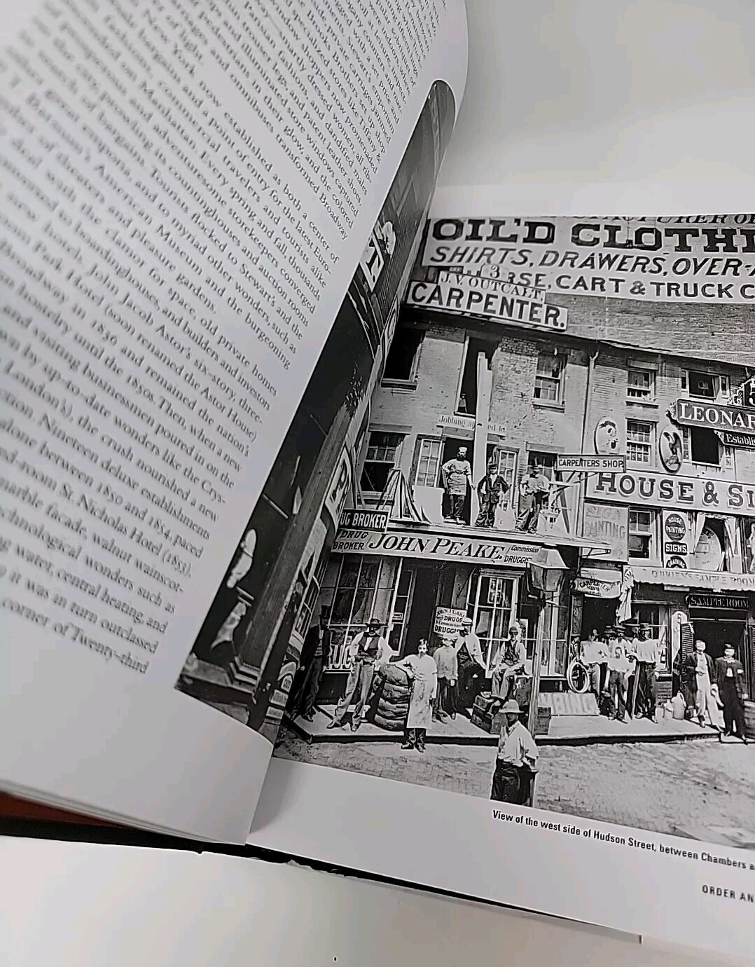 New York : An Illustrated History (Revised and Expanded) by James Sanders