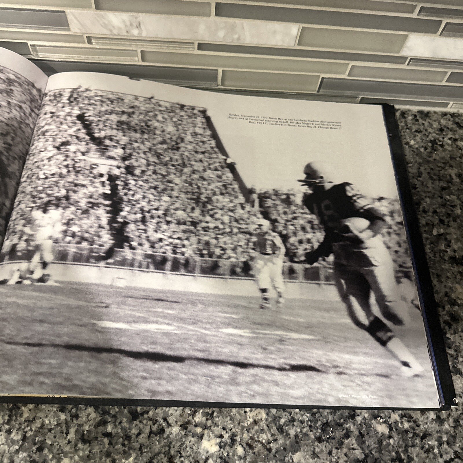 106 Yards Al Hoagy Carmichael-2006-394 pages XXL Book Size NFL Football VG
