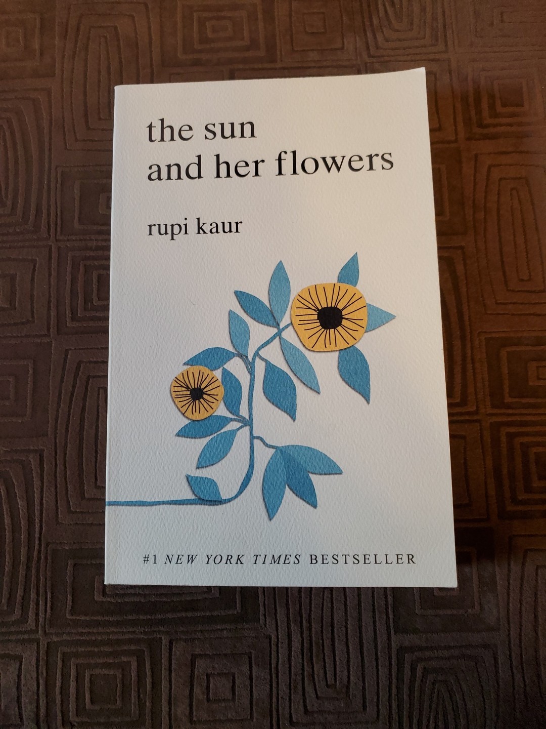 The Sun and Her Flowers by Rupi Kaur (2017, Paperback) NEW