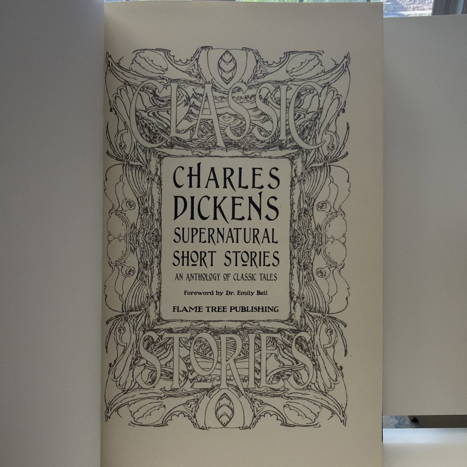 Charles Dickens Supernatural Short Stories : Classic Tales by Charles Dickens…