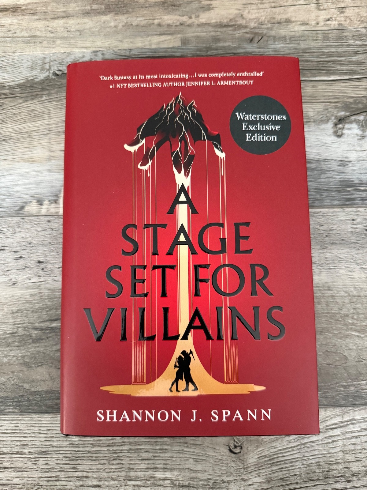 Waterstones A STAGE SET FOR VILLAINS Shannon J. Spann SPRAYED EDGES UK 1st/1st