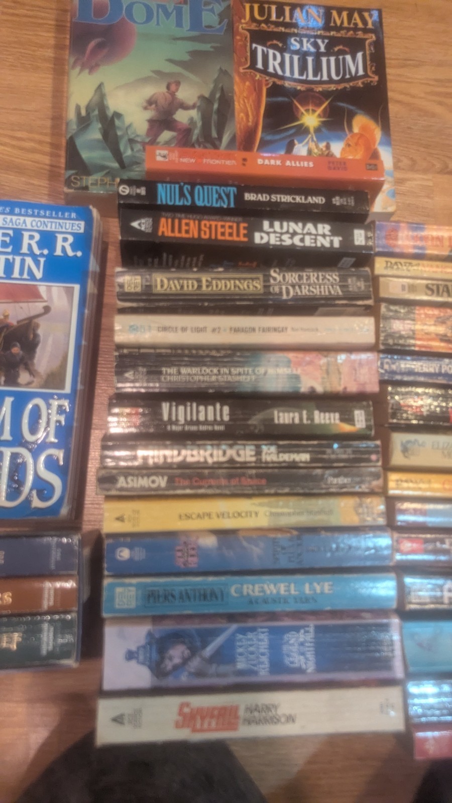 Lot of 34 Science Fiction Fantasy Paperbacks Novels 1970s-modern Daw & Others