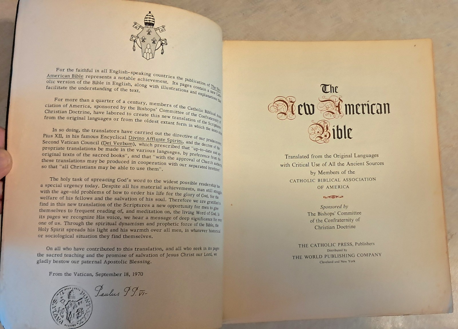1971 The New American Holy Bible Catholic Press World Publishing Red Letter