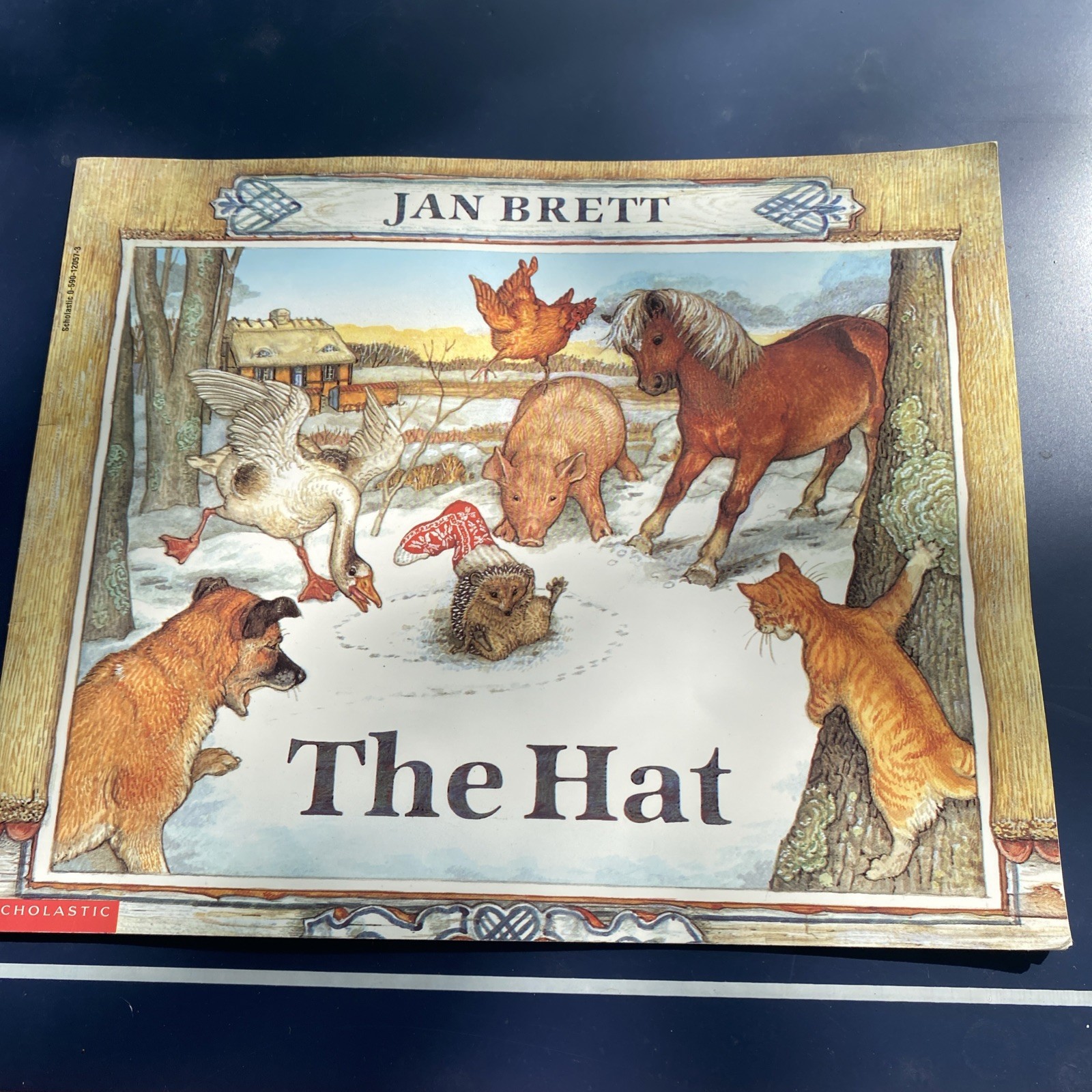 Jan Brett 6 Book Lot of Popular Children’s Stories; The Mitten, The Hat, etc