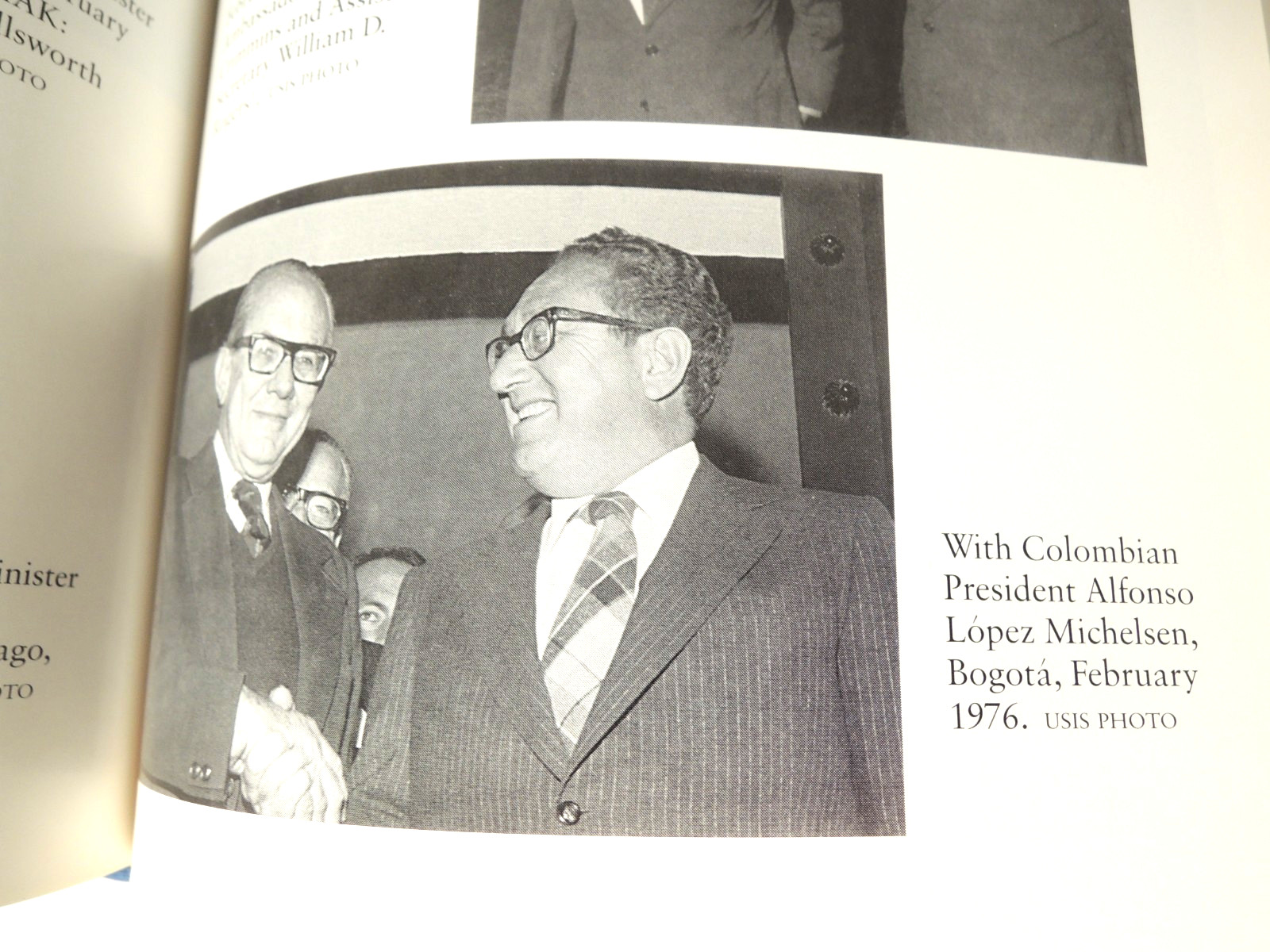 Years of Renewal Memoirs Signed by Henry Kissinger Hardcover Dust Jacket Illust.