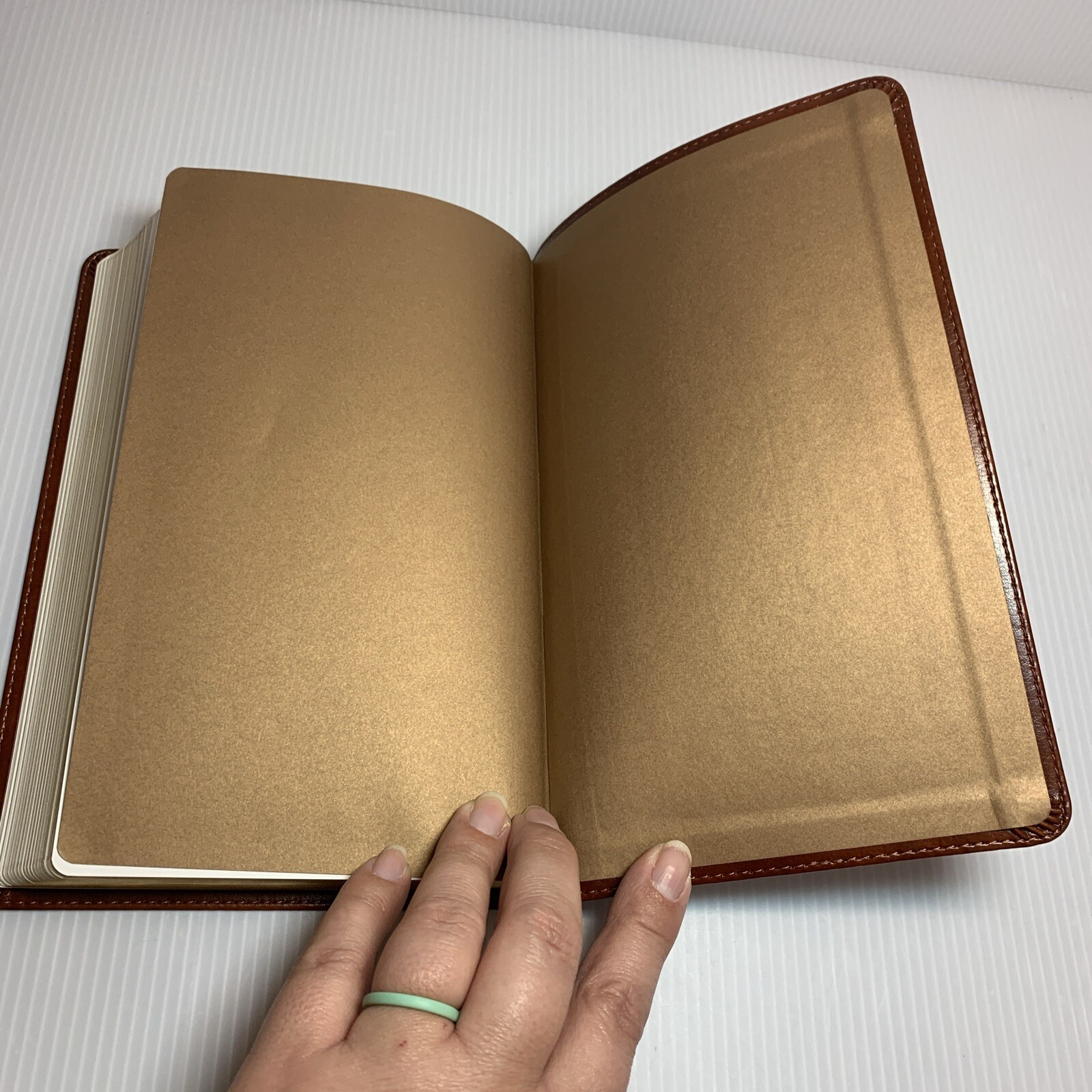 KJV Thinline Reference Bible, Filament-Enabled Edition, Red Letter, LeatherLike
