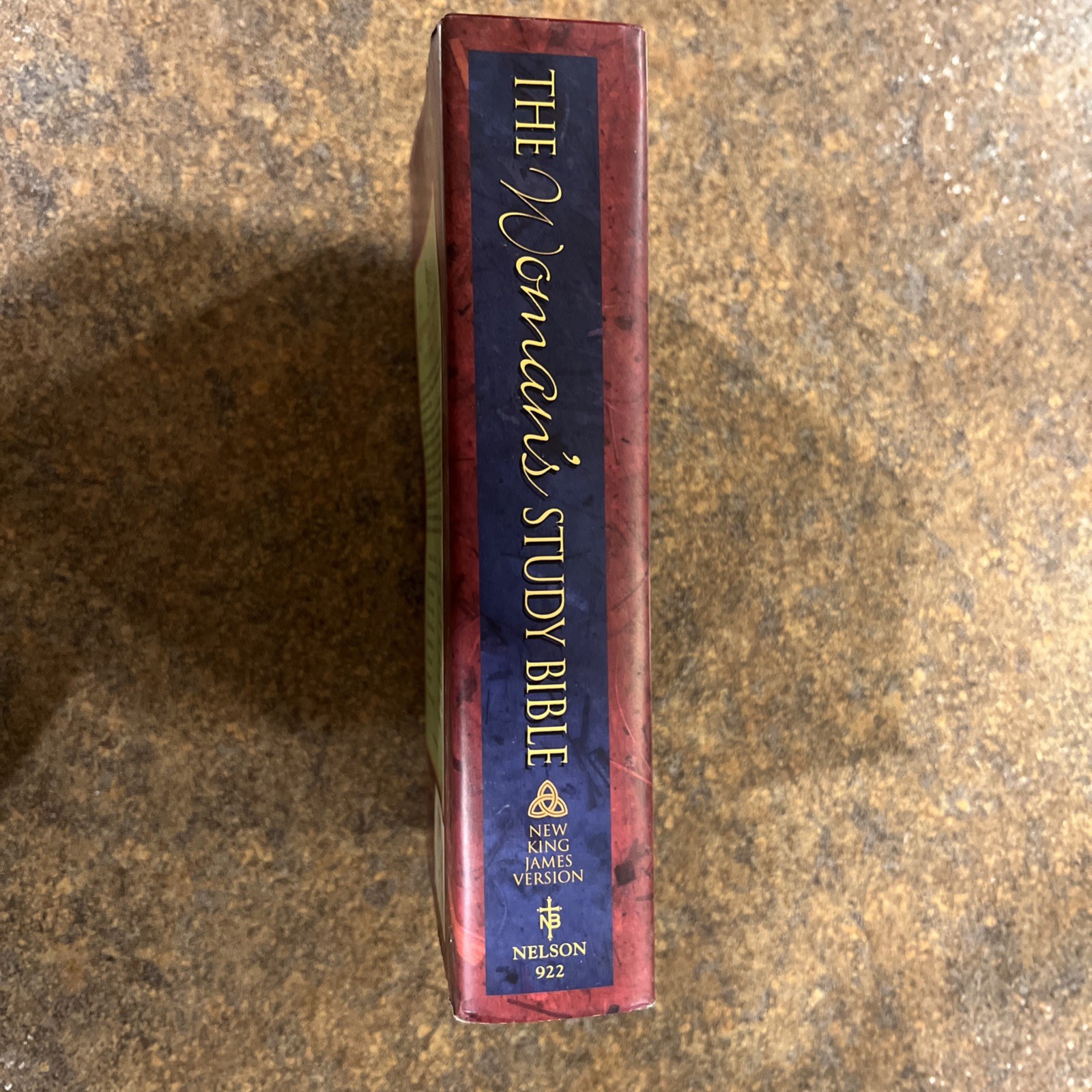 Woman’s Study Bible : Opening the Word of God to Women by Thomas Nelson…