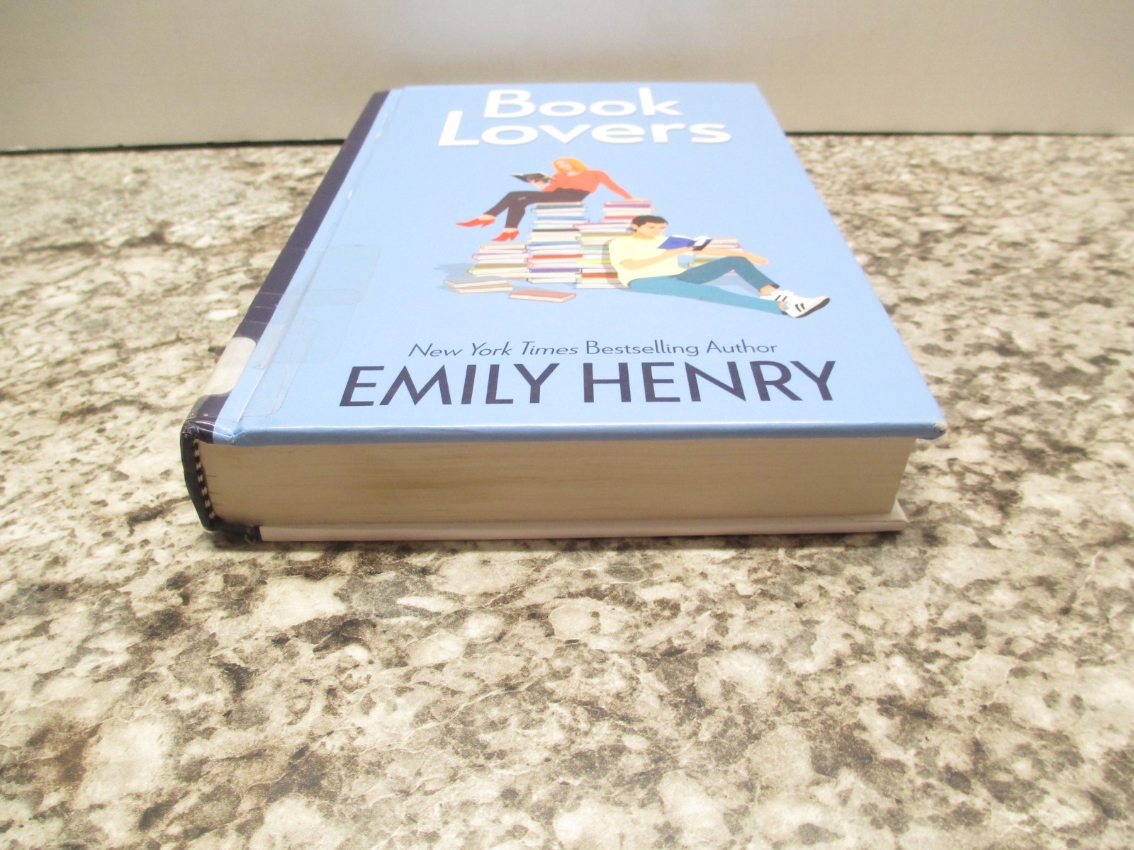 Book Lovers : Large Print – Emily Henry – Hard Cover