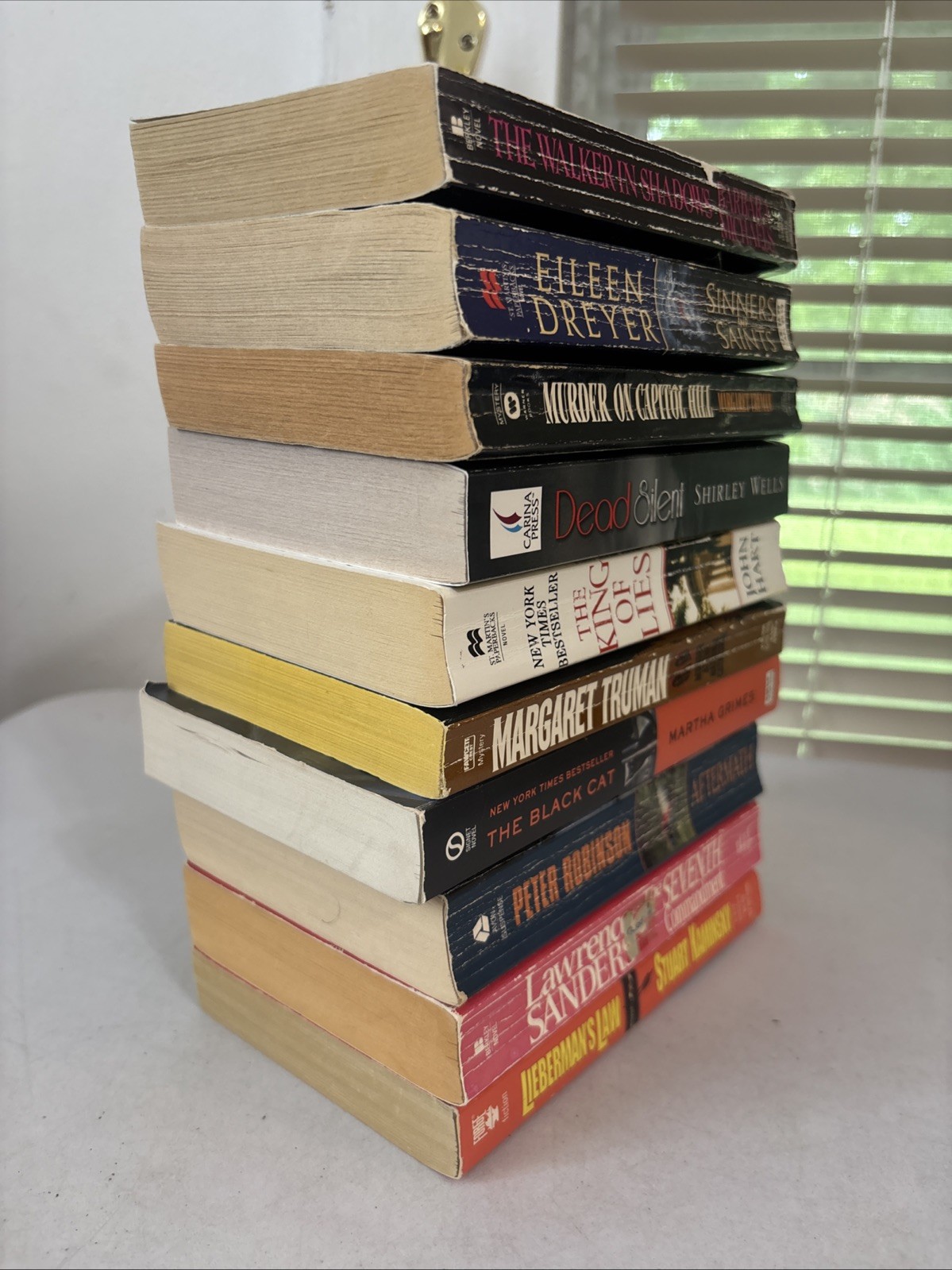 Lot of 10 – Mystery and Thrillers – Mixed Authors – FREE SHIPPING